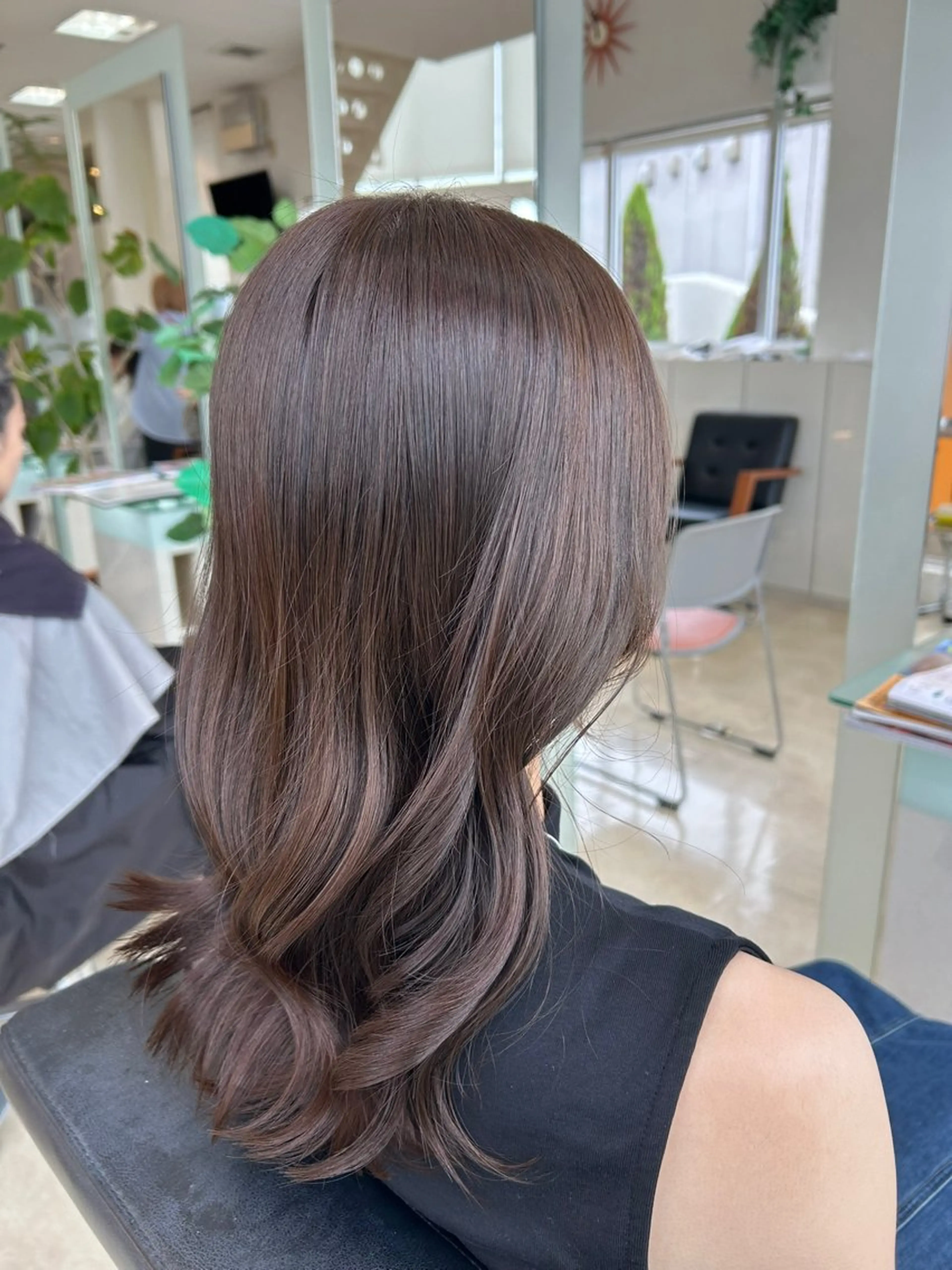 カラー ヘアカラー トリートメント 岩月ちさと まつ毛/カラーのヘアスタイル