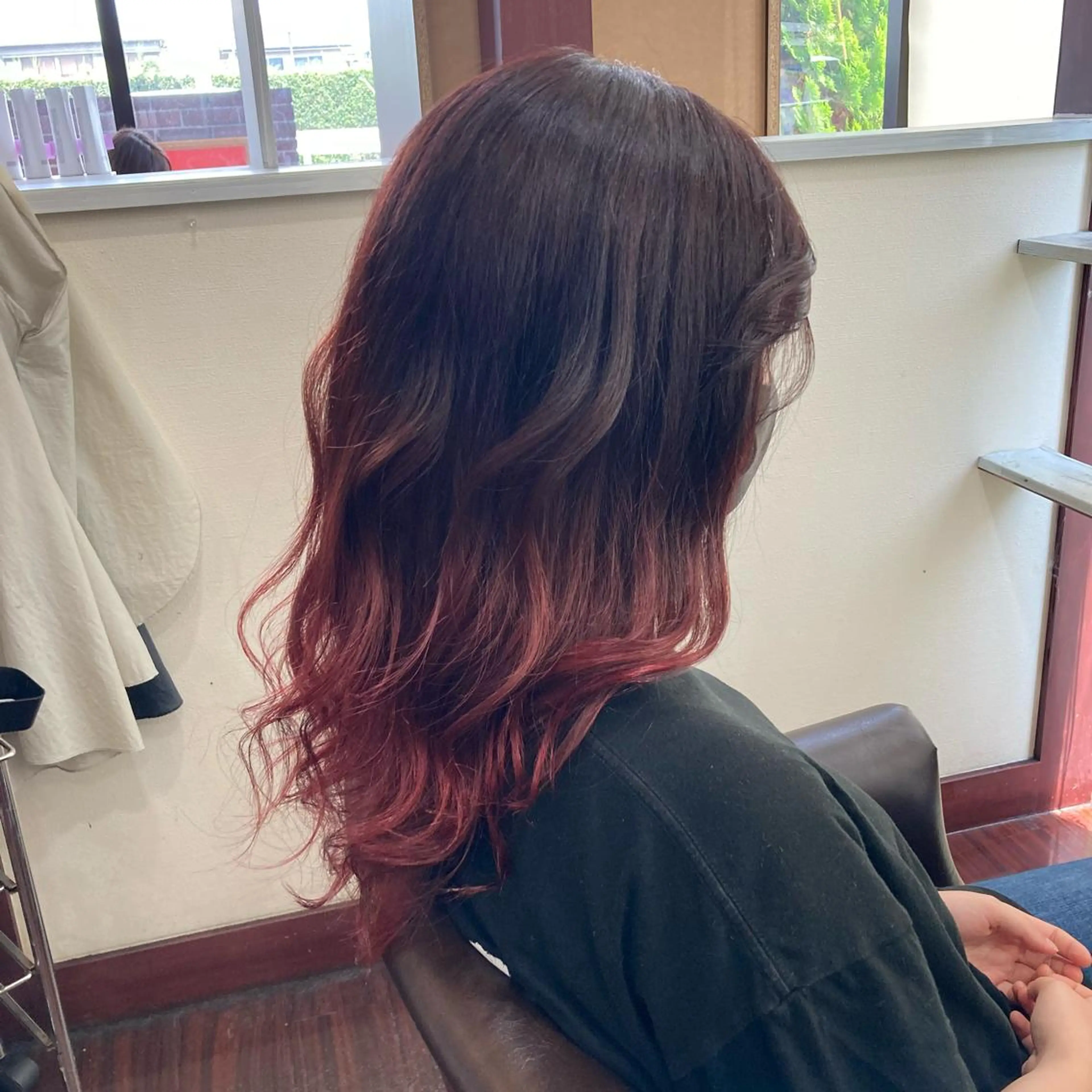 ミディアム カラー グラデーションカラー ピンクカラー Well‘s黒木🌿 レイヤー💎寒色のヘアスタイル