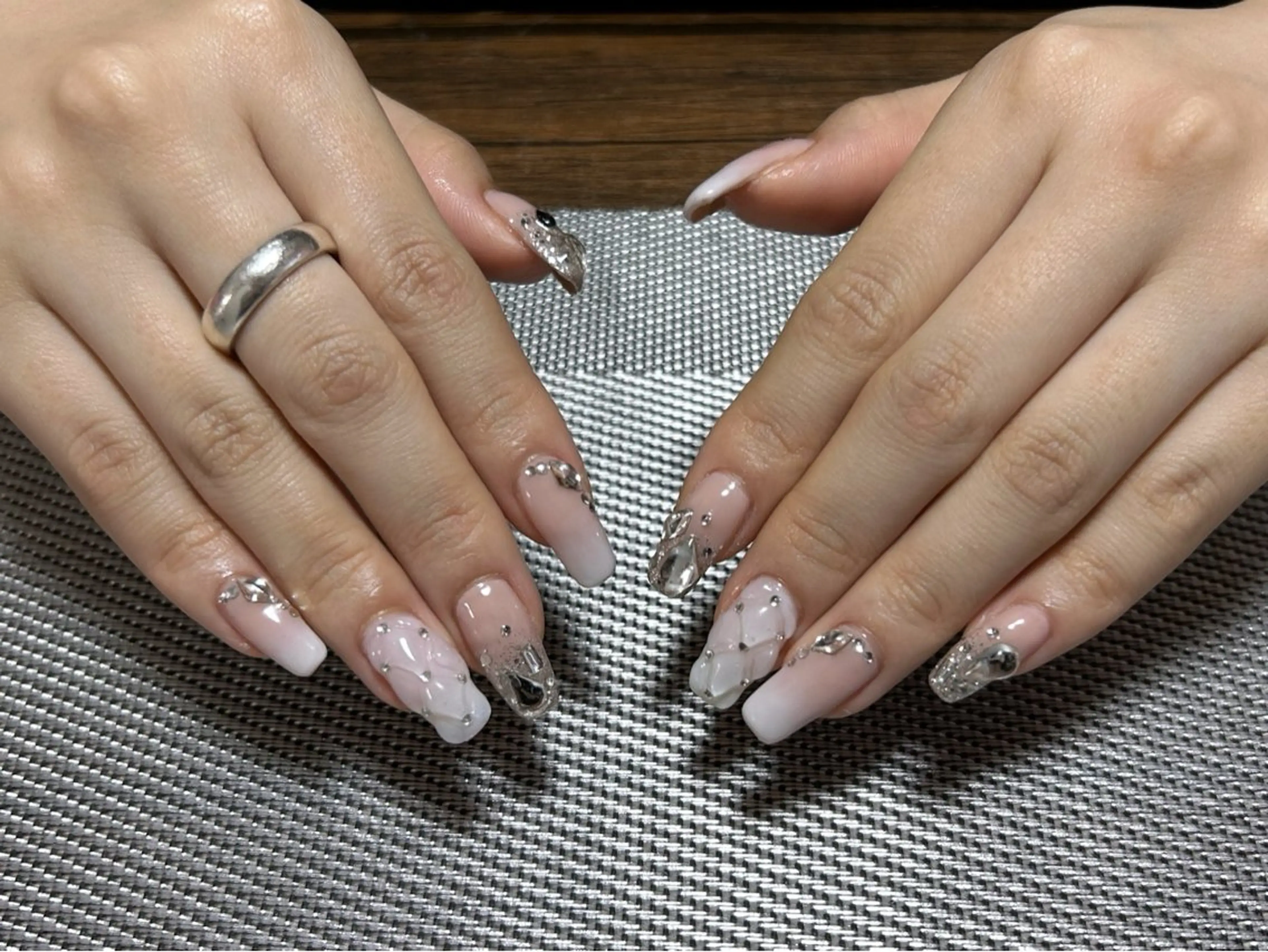 ネイル キラキラネイル ハンドネイル i nailのネイルデザイン