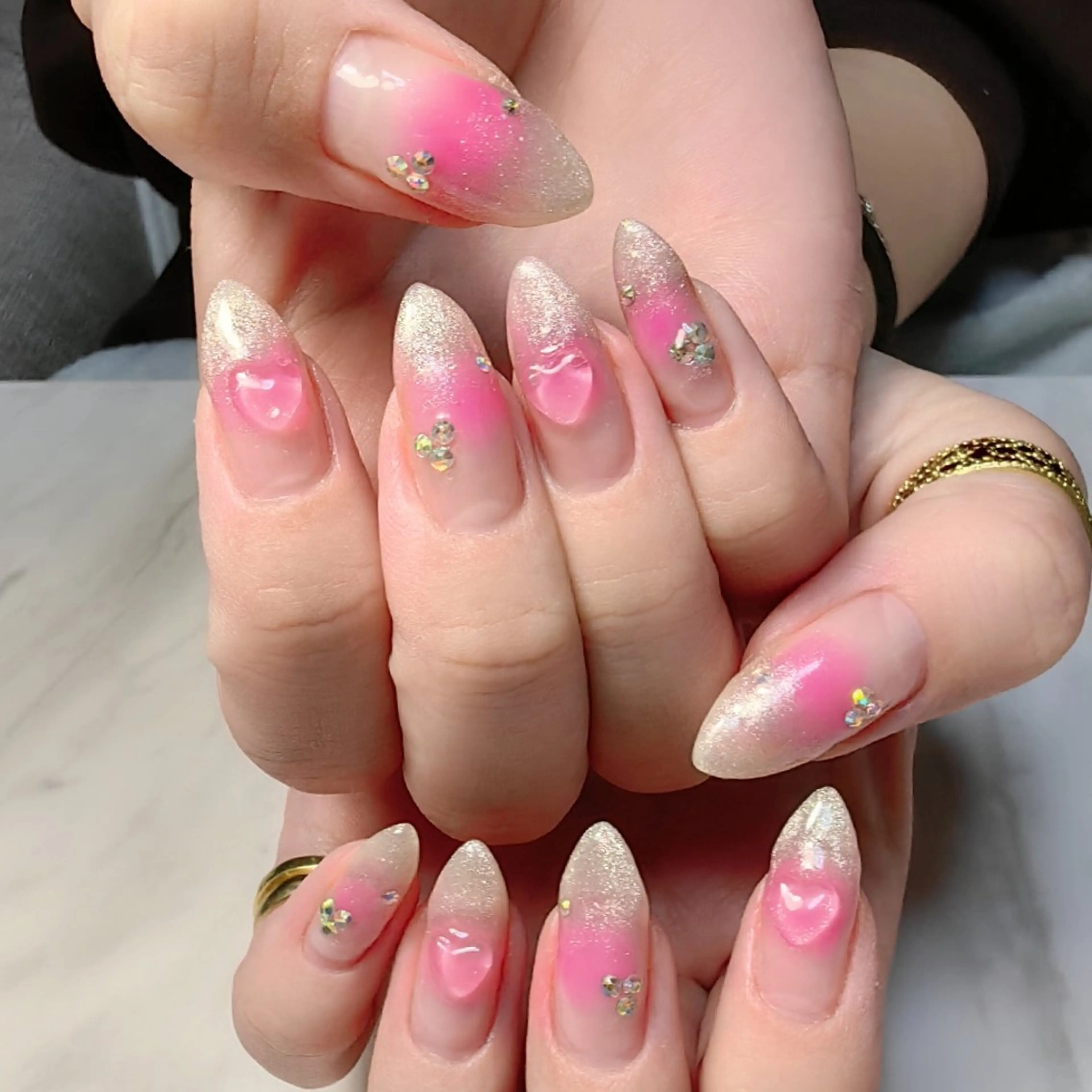 ネイル チークネイル ハート ハンドネイル reve あやののネイルデザイン