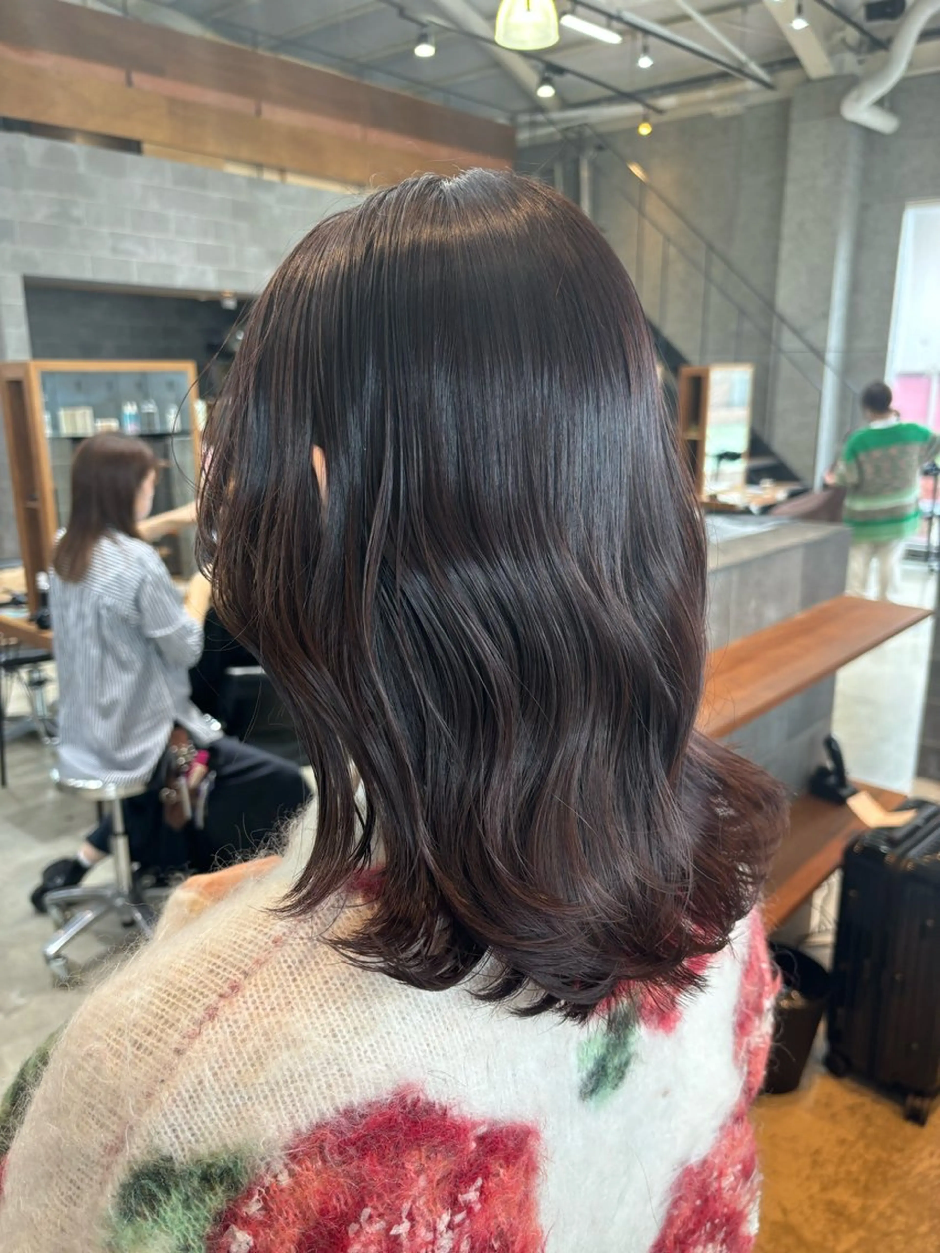 ミディアム カラー パーマ ヘアアレンジ ブラウンカラー チョコレートブラウン カット ヘアカラー トリートメント ヘッドスパ ヘアセット 押切 響 のヘアスタイル