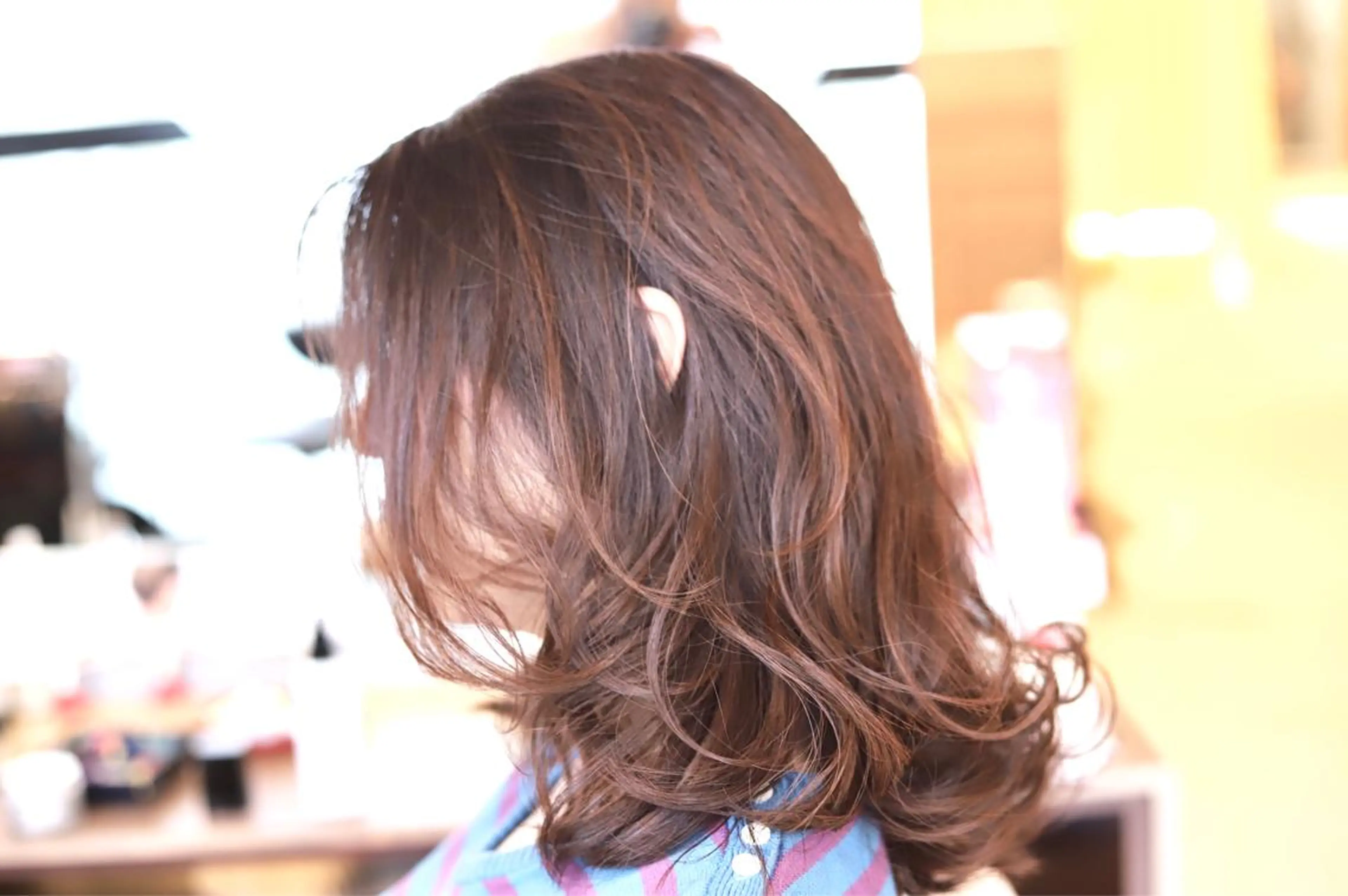 ミディアム カラー グレージュ レイヤーカット アドミラルYoshi oのヘアスタイル
