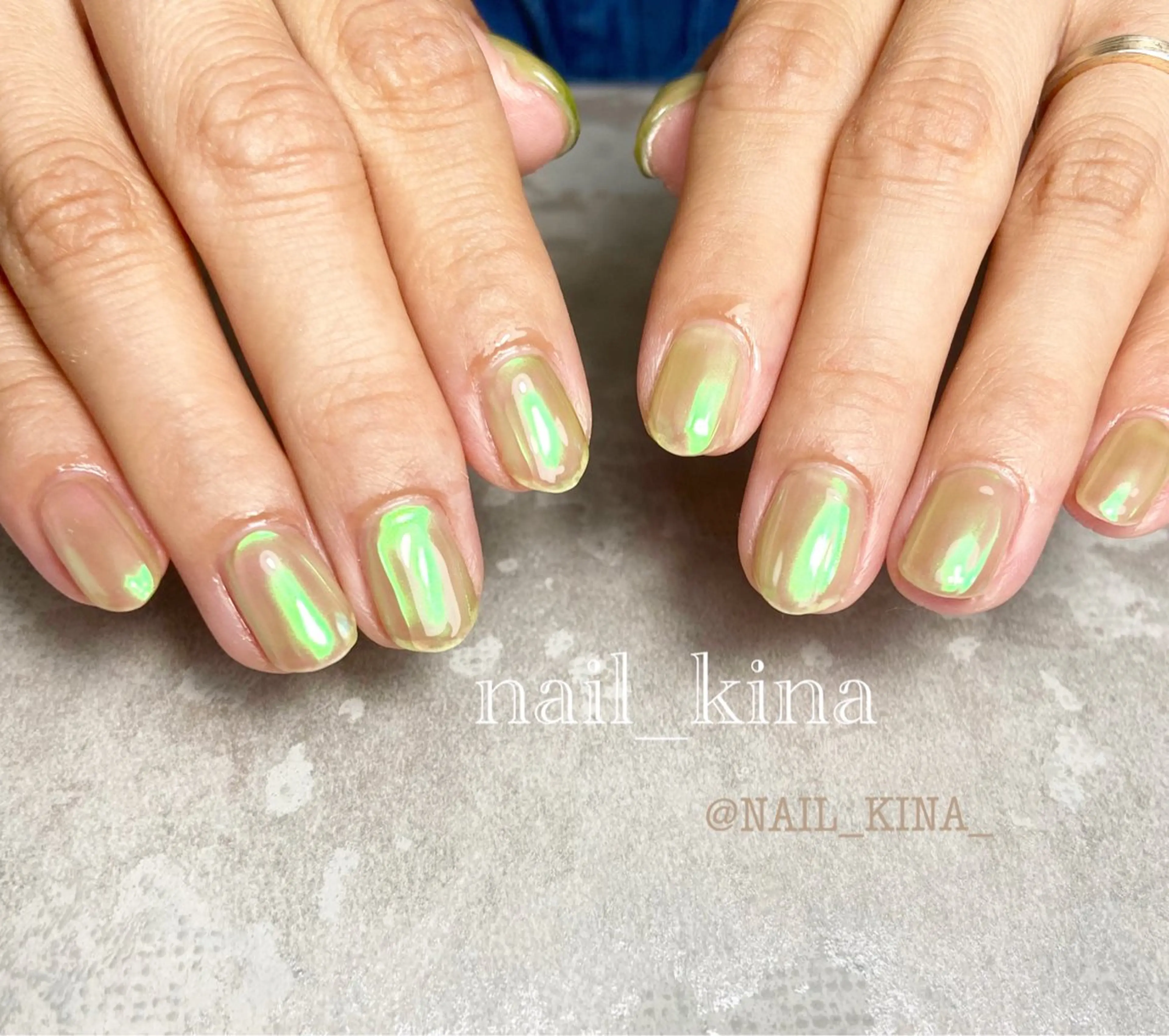 ネイル オーロラネイル ワンカラーネイル ハンドネイル nail_ kinaのネイルデザイン