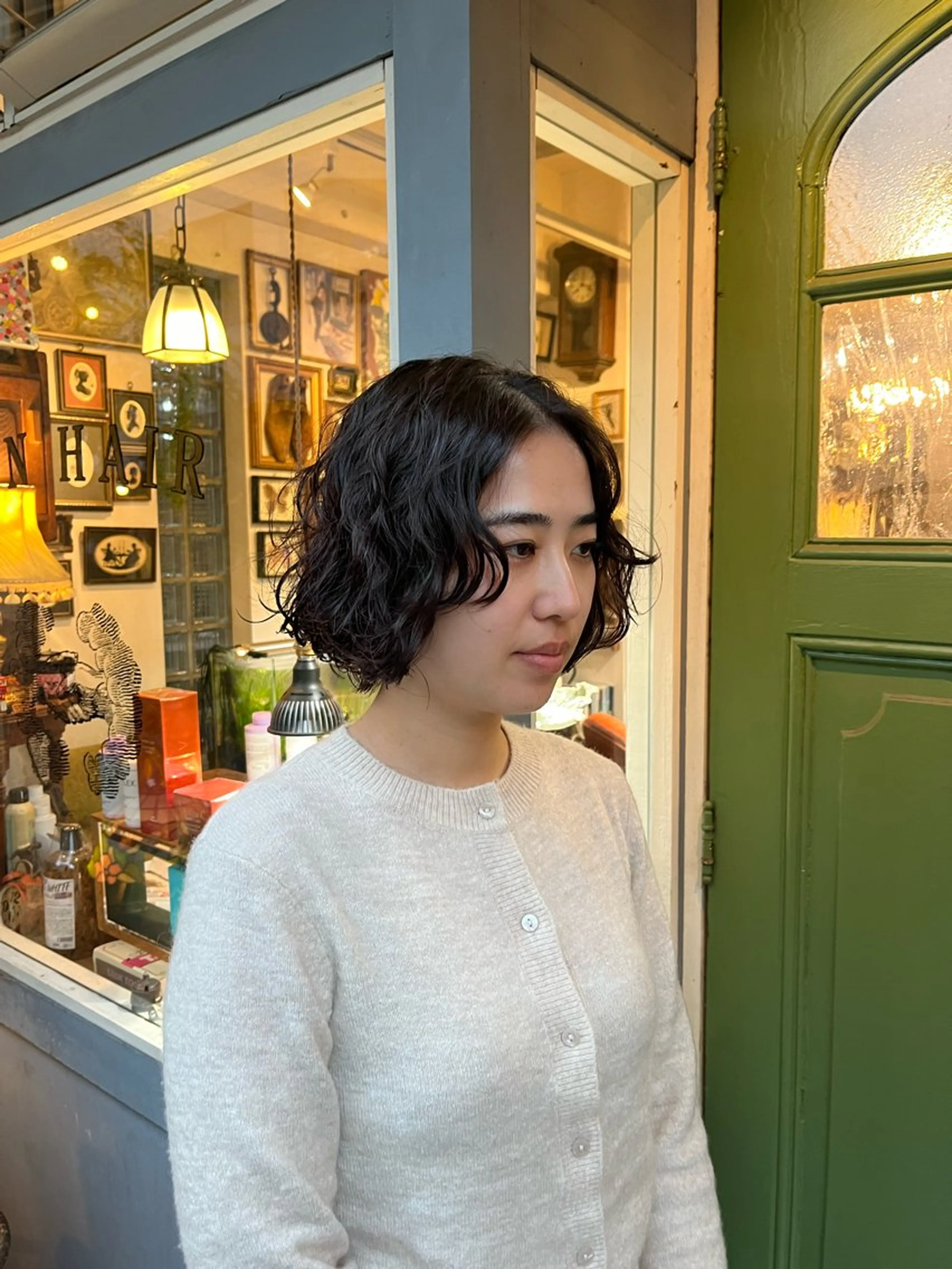 ショート パーマ ボブ カット パーマ ヘッドスパ 抜け感パーマ/ 顔まわり/緒方椋のヘアスタイル