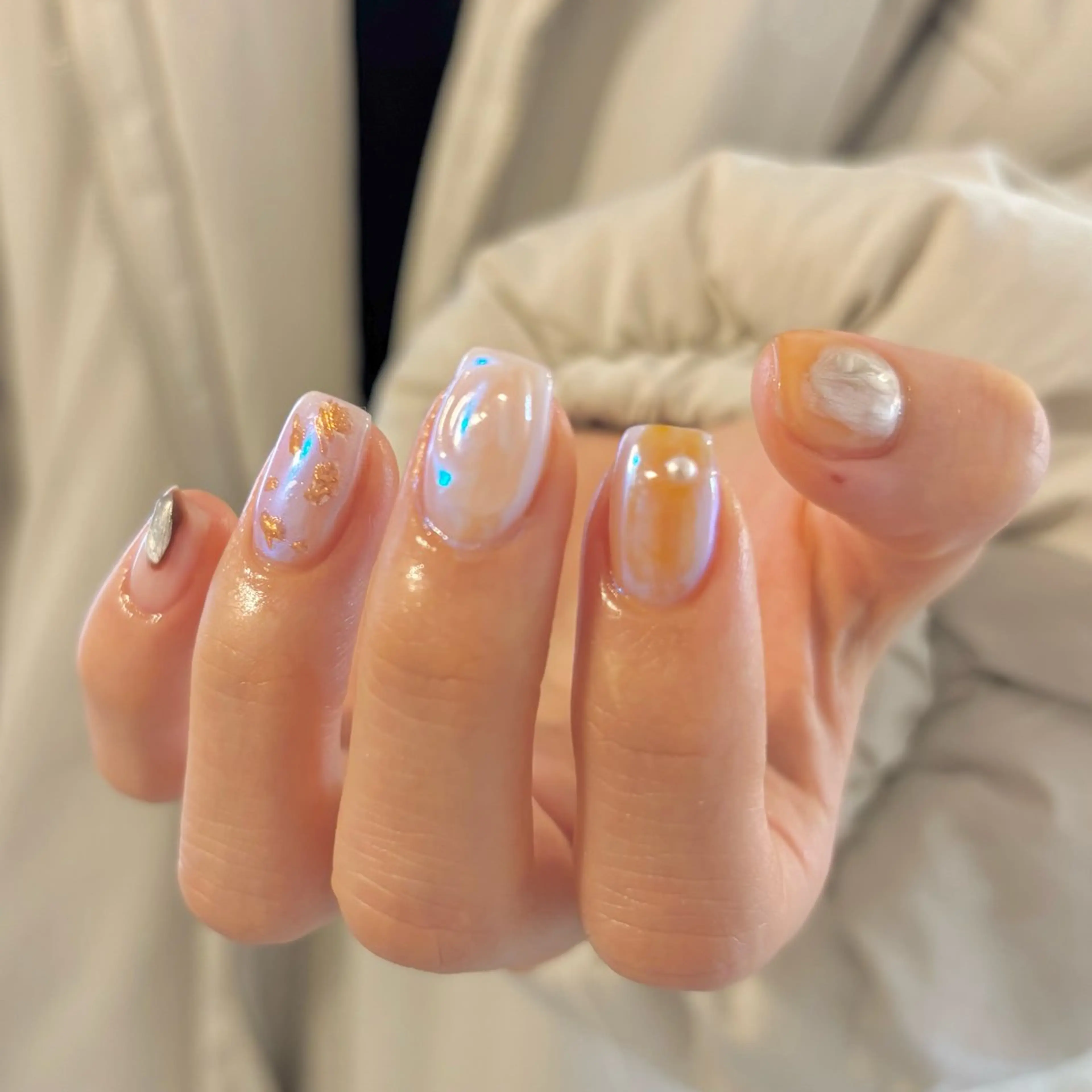 ネイル オーロラネイル ハンドネイル LYLY nail and beauty所属・LYLY yukiのネイルデザイン