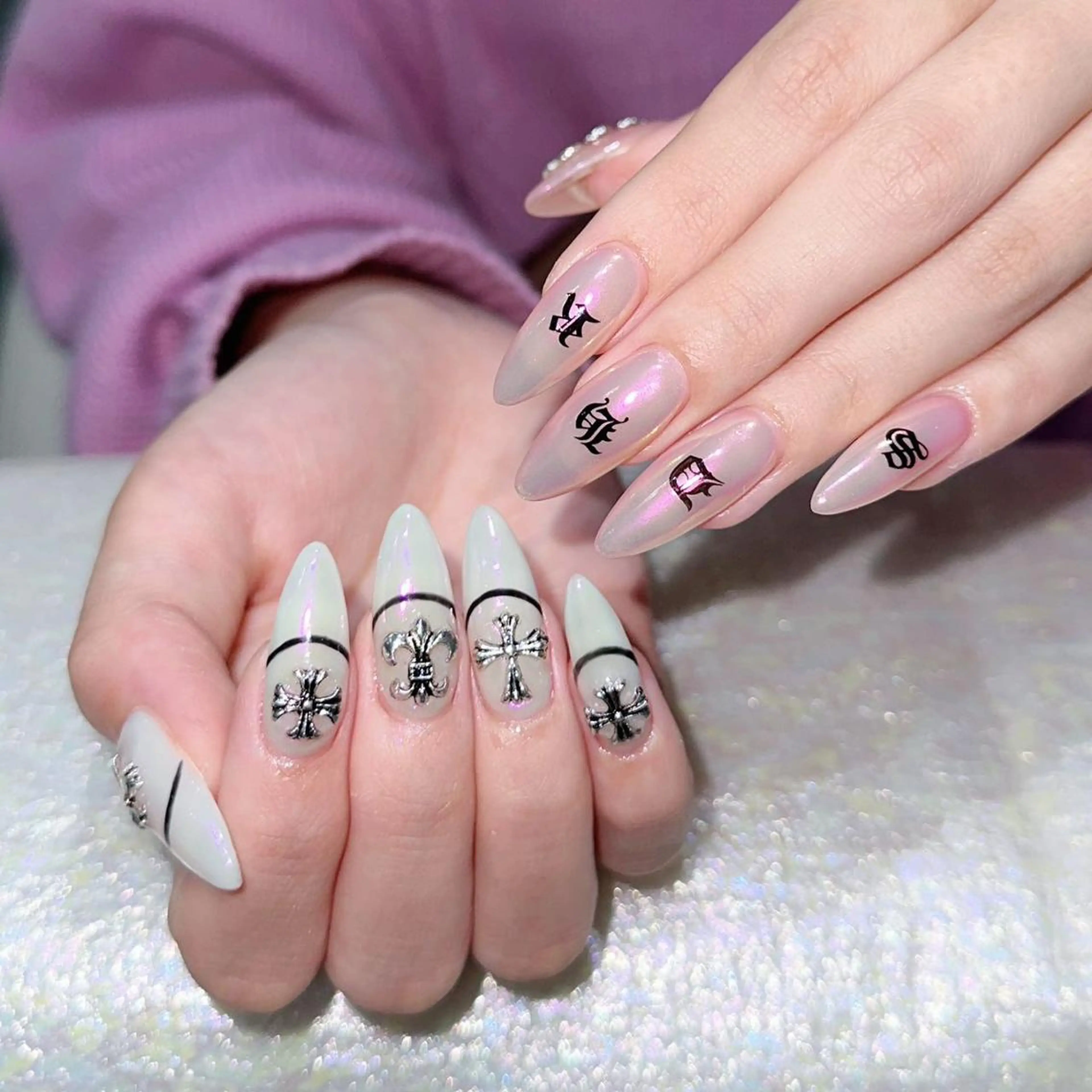 ネイル Queens テイのネイルデザイン