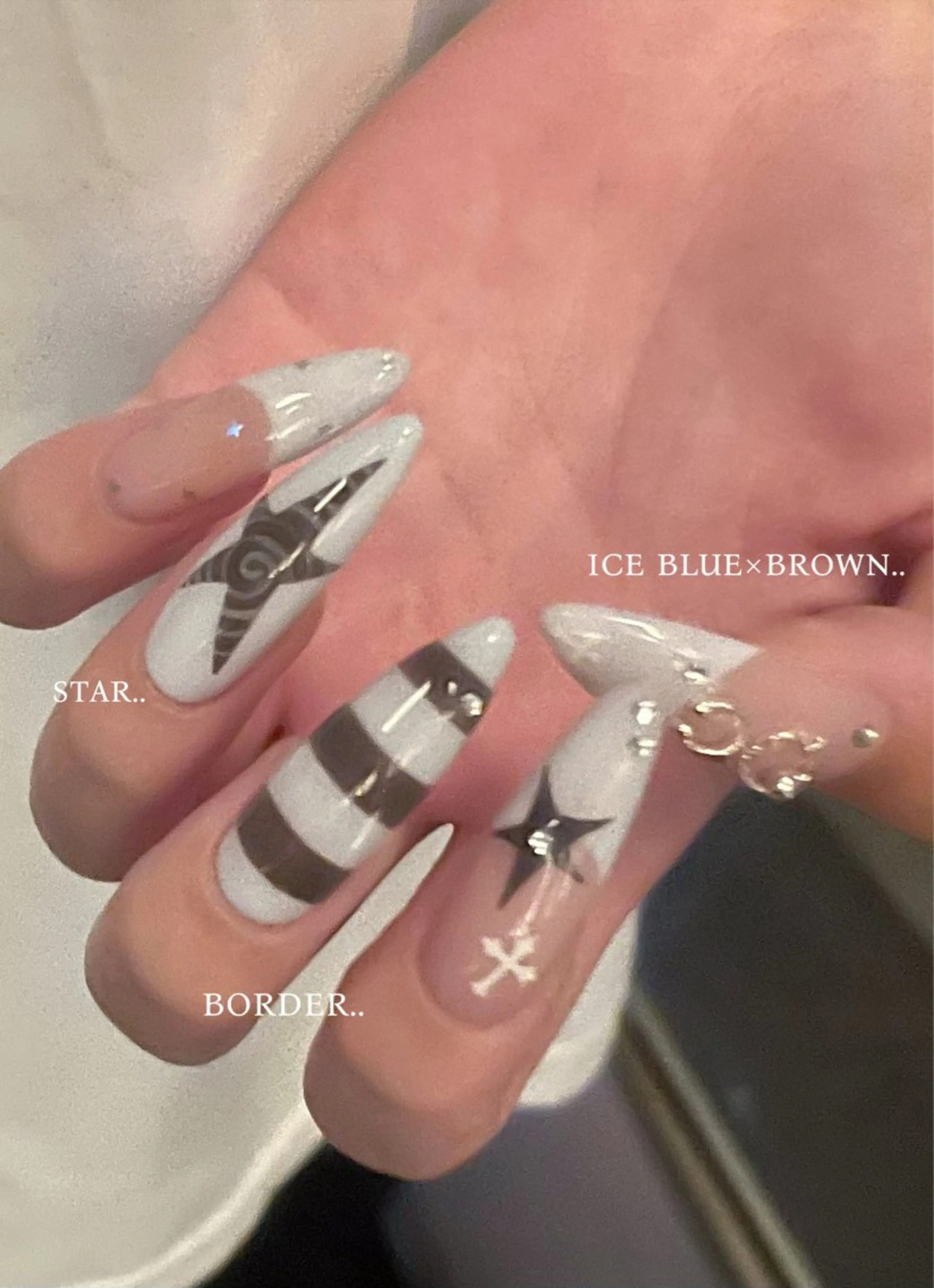 ネイル ハンドネイル MINAMI໒꒱ Y2K、韓国ガーリーのネイルデザイン