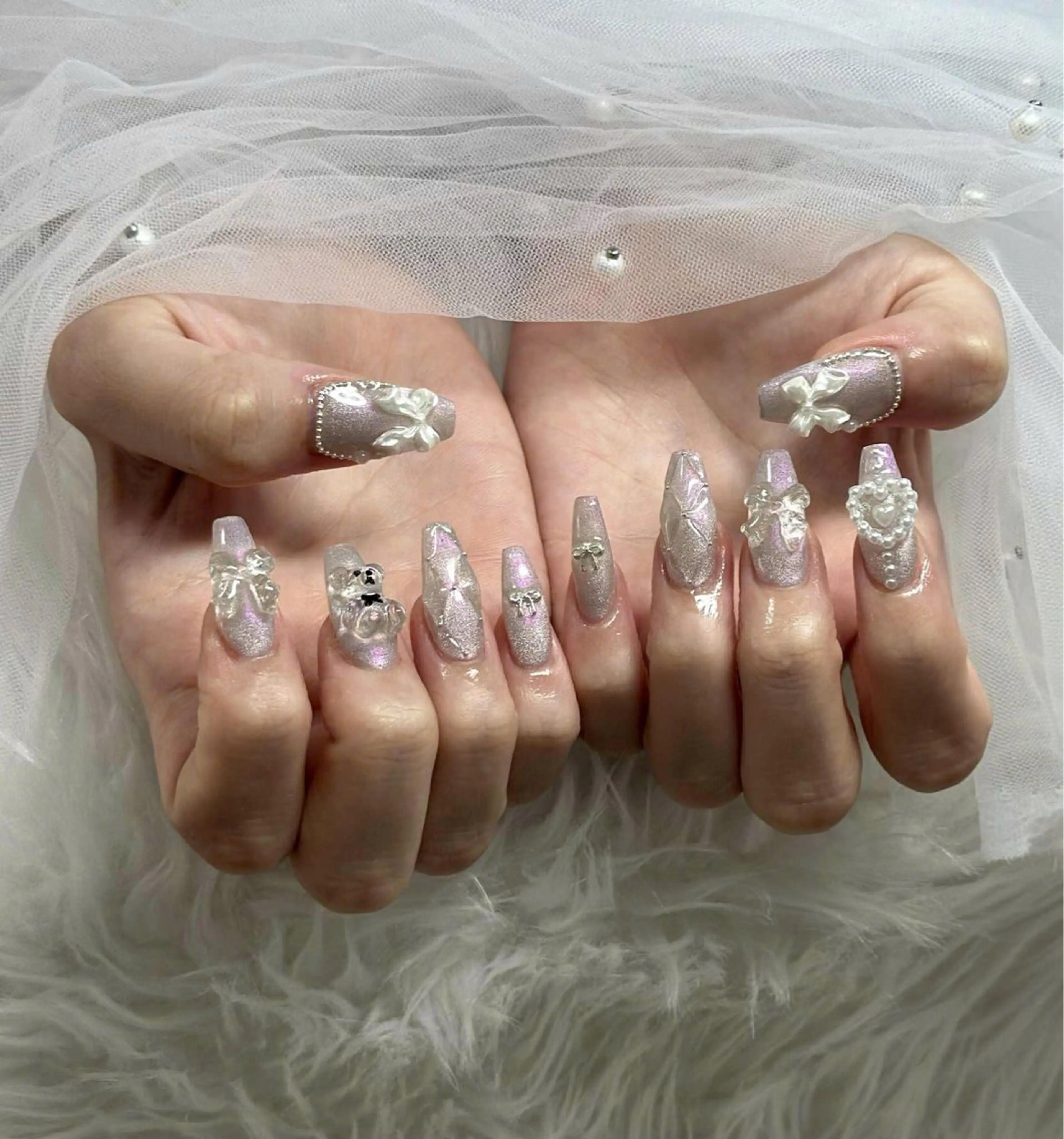 ネイル オーロラネイル フレンチネイル ジェルネイル ハロウィン キラキラネイル ハンドネイル H.baby Nail Salonのネイルデザイン