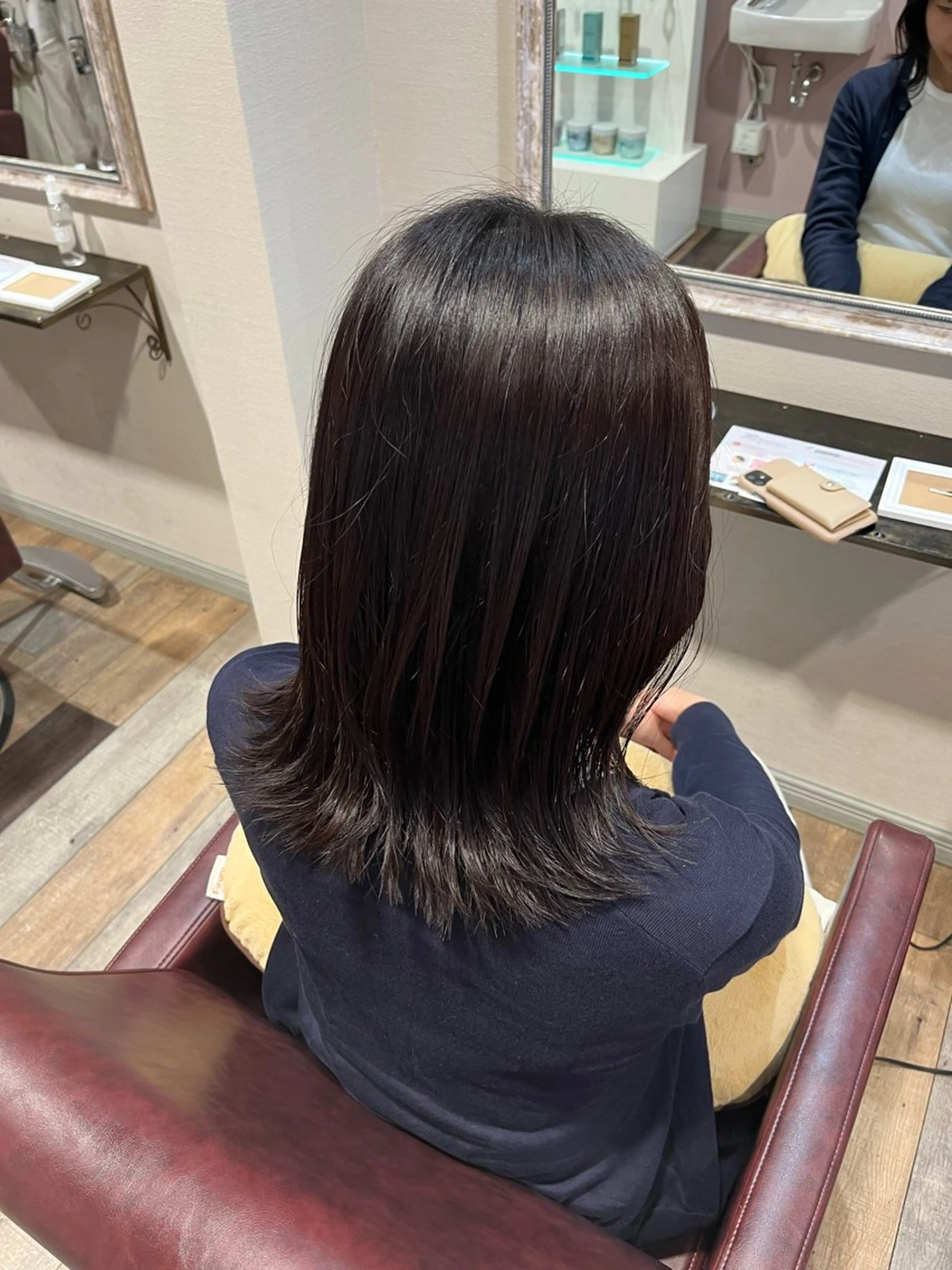 ミディアム カラー ベージュカラー 透明感カラー レイヤーカット 顔まわり/オフィス カラー/青栁優🔆のヘアスタイル