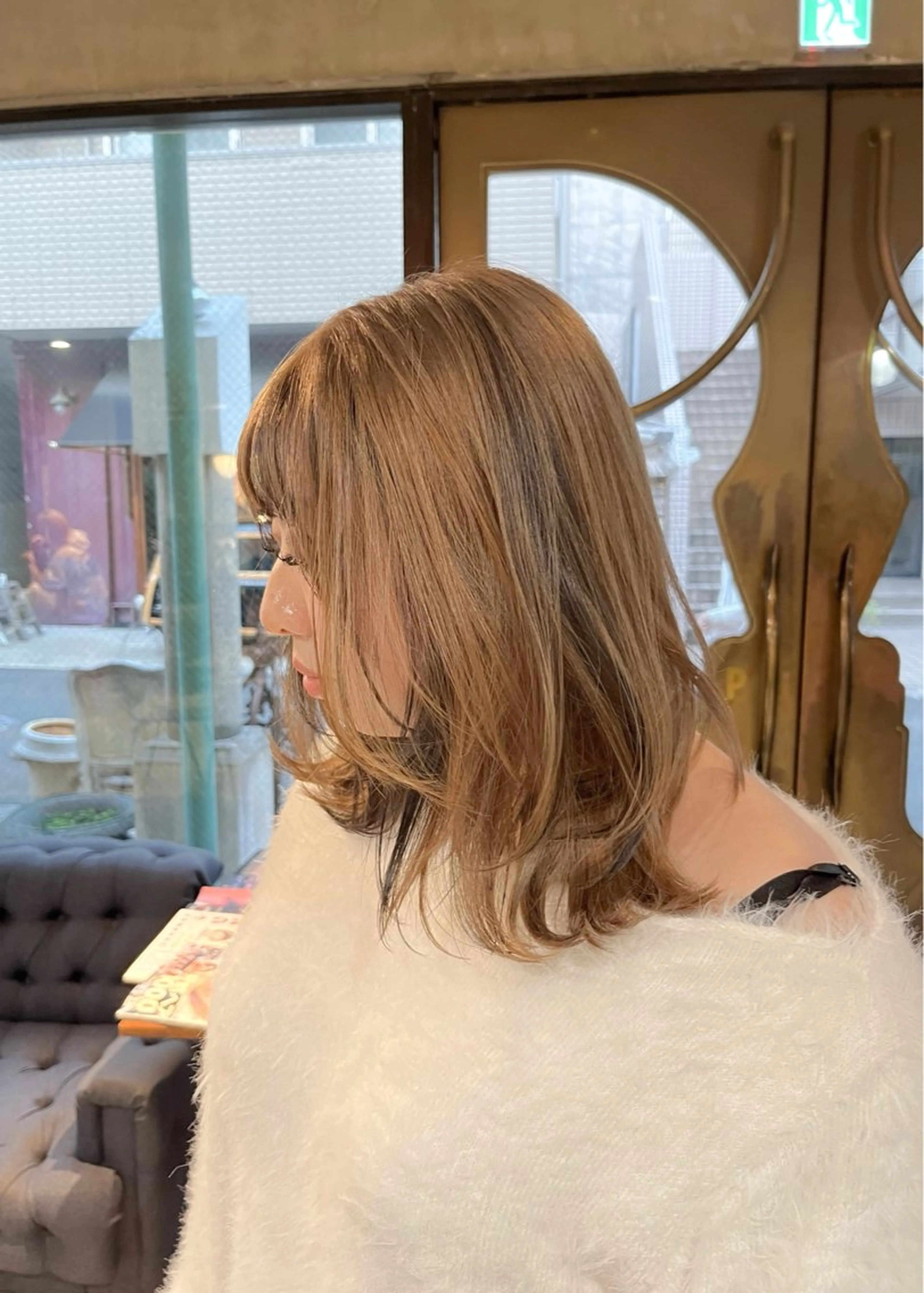 ミディアム カラー ベージュカラー ブリーチ ブロンド ケアブリーチ ダブルカラー 似合わせハイトーン 🍯ayumi🍯のヘアスタイル