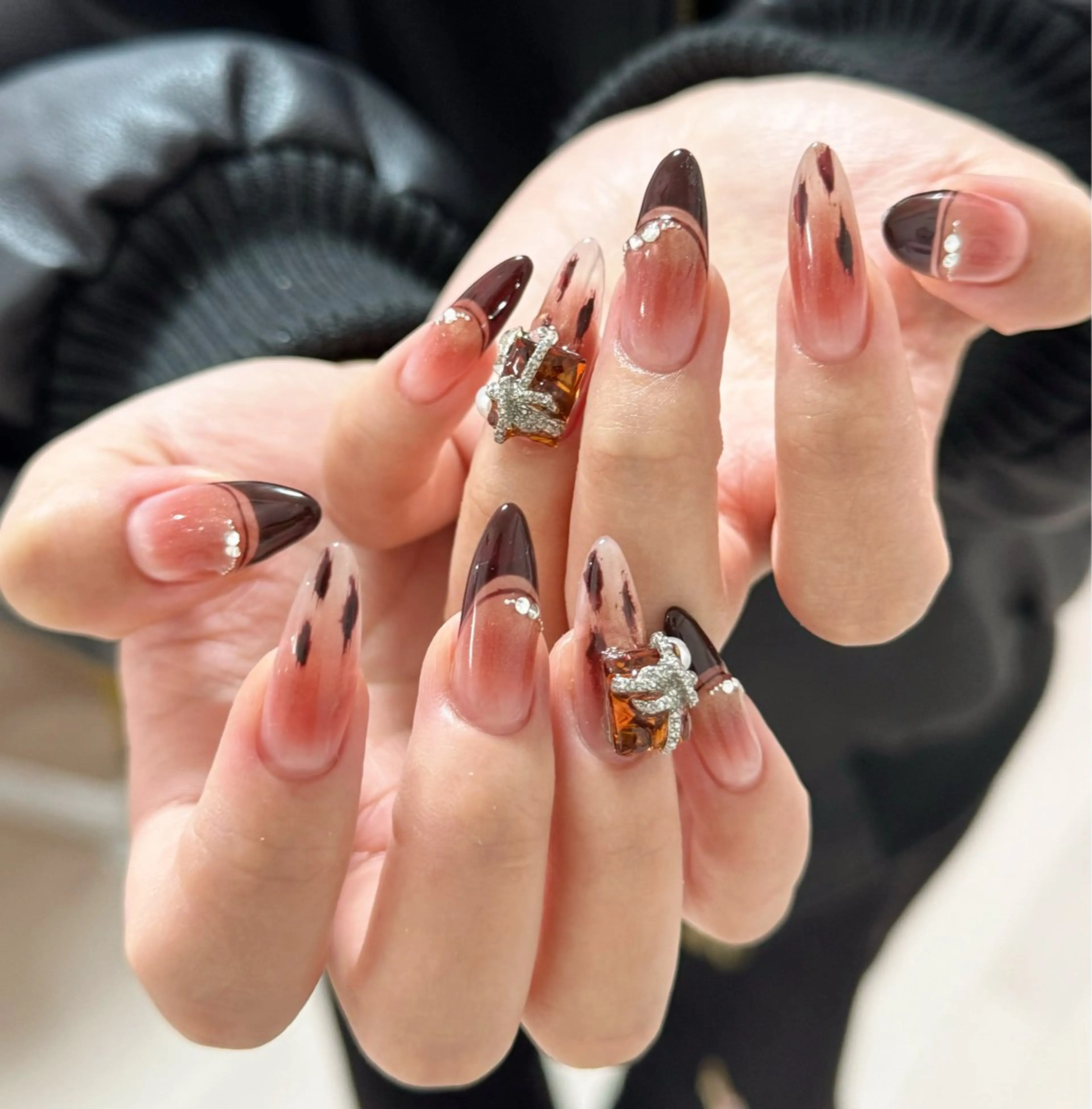 ネイル アートネイル オーロラネイル チークネイル フレンチネイル ガラスフレンチ ハンドネイル 🎀🎀YooLi Nail Salonのネイルデザイン