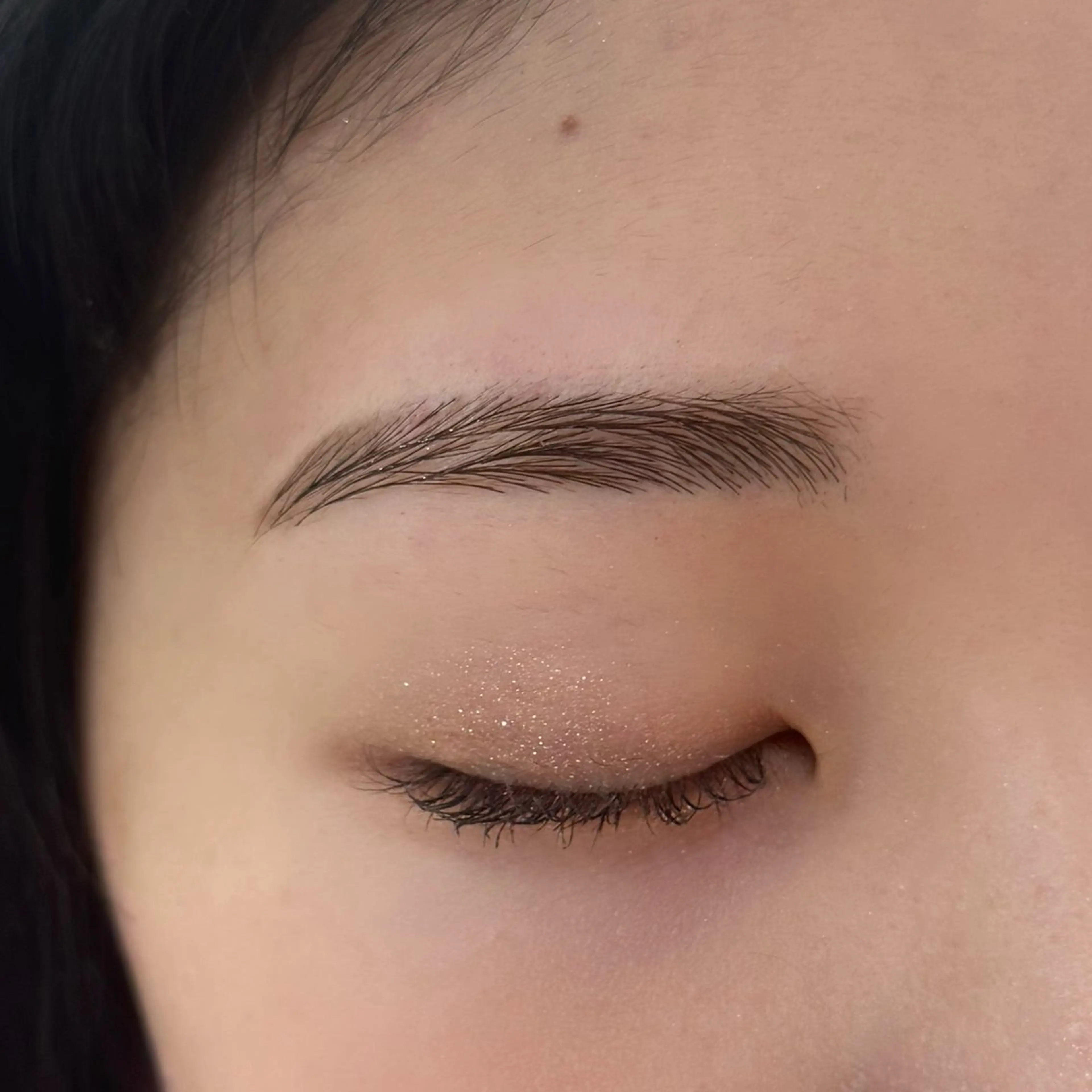 アイブロウ nail&eyelash Nina 代官山店所属・緒方 海妃の眉毛・アイブロウイメージ