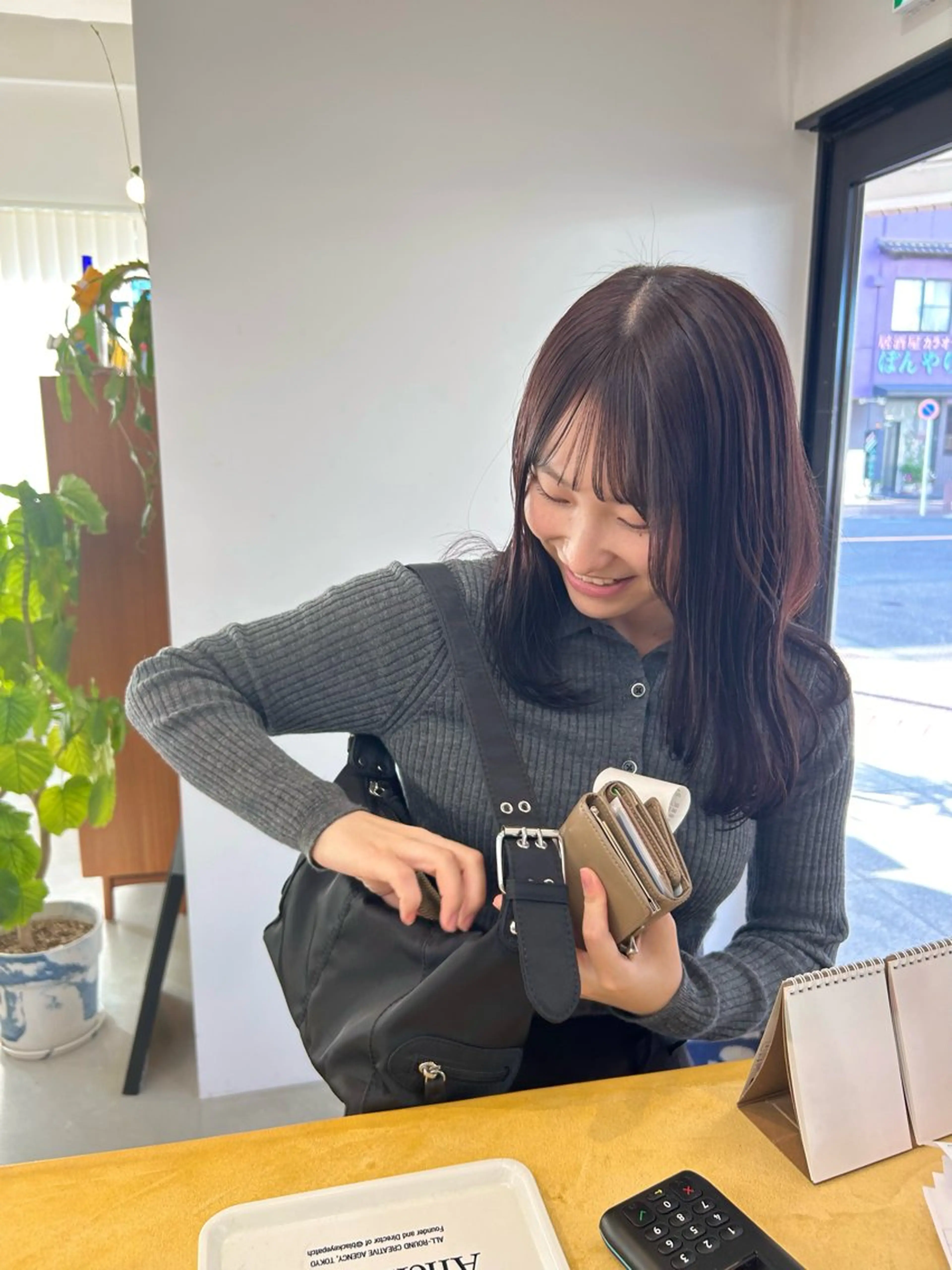 ミディアム カラー ラベンダーカラー レイヤーカット 藤原 あかりのヘアスタイル