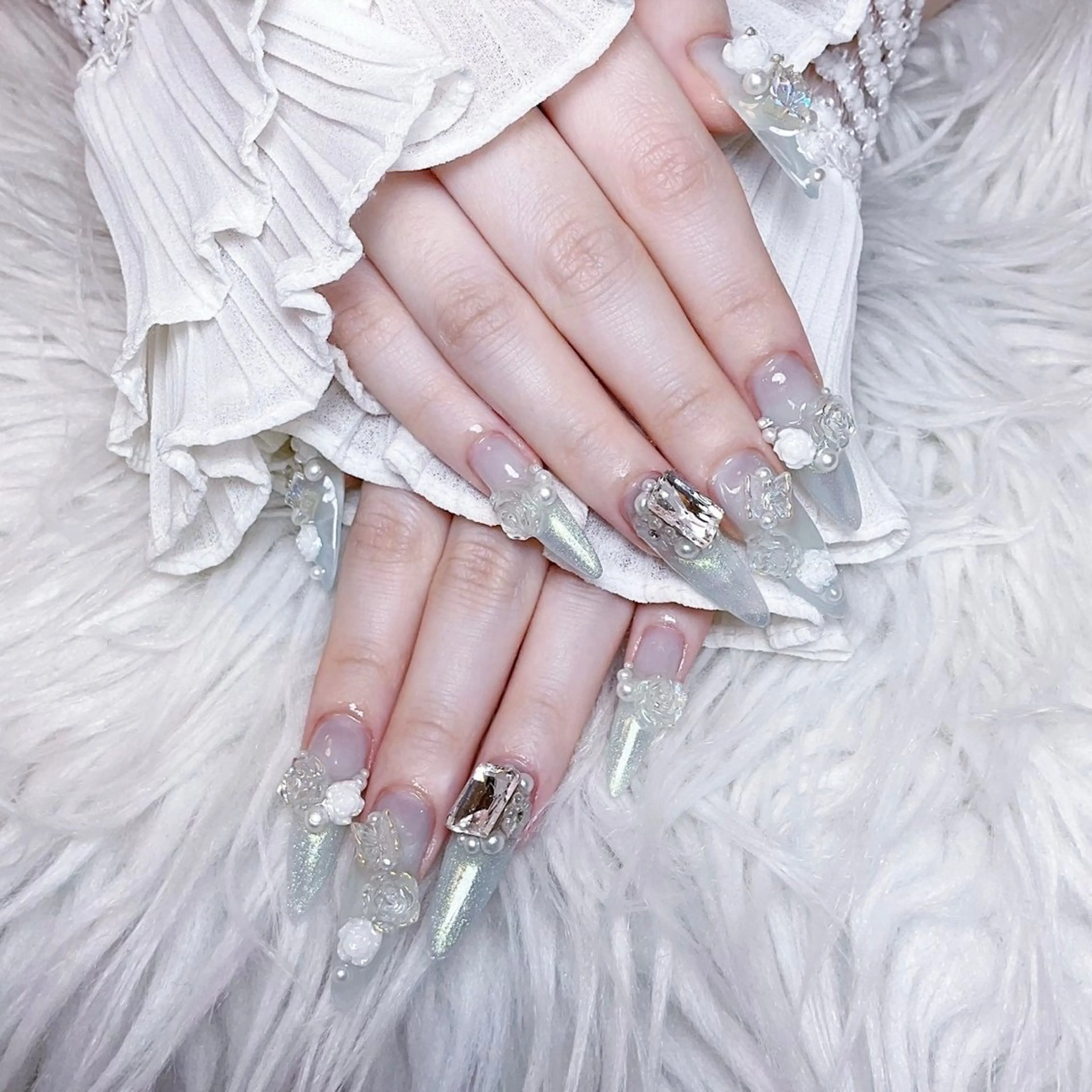 ネイル ハンドネイル ☁️Yun nail KiKi☁️のネイルデザイン