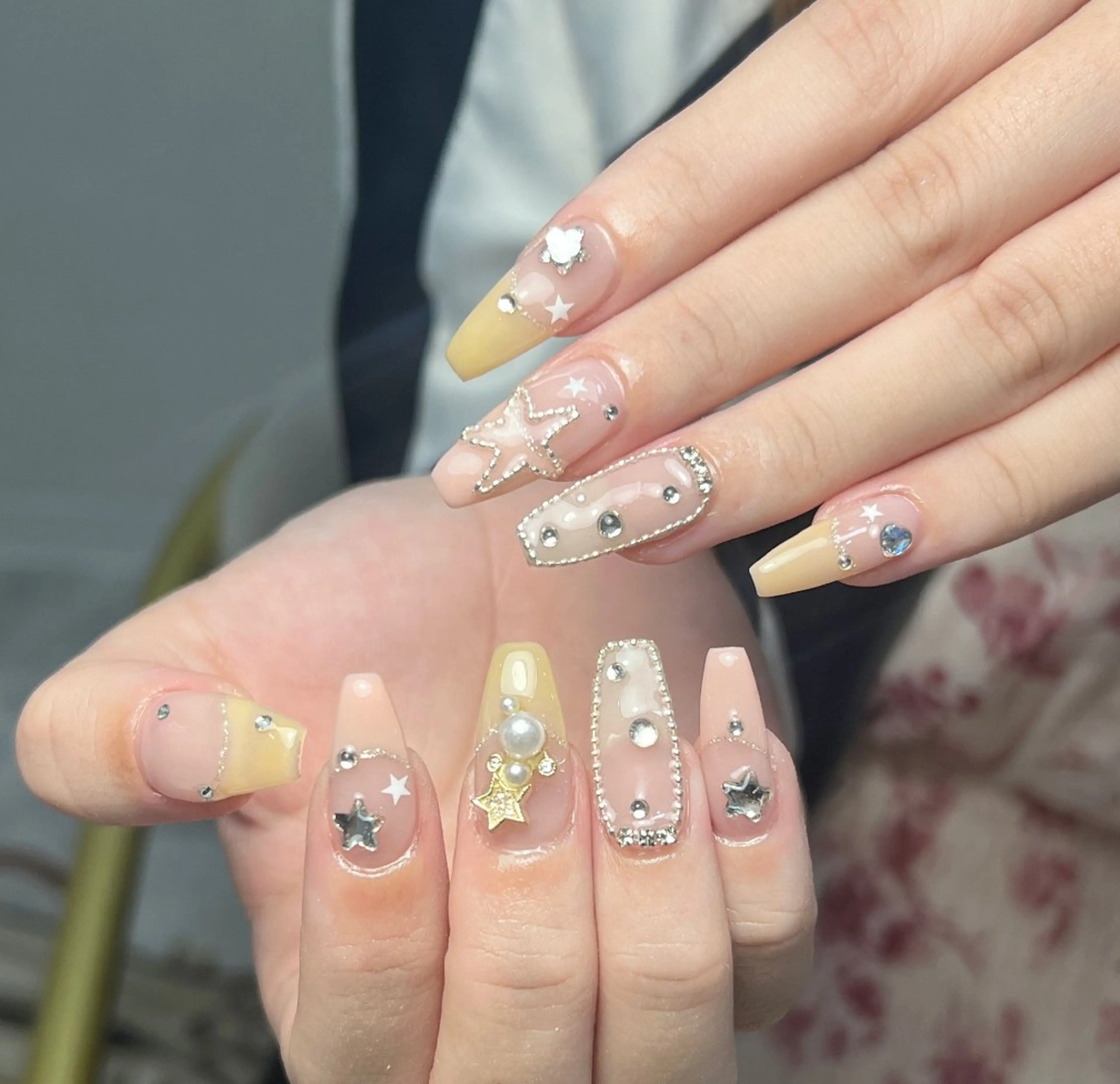 ネイル チークネイル 長さ出し フレンチネイル ジェルネイル キラキラネイル UM Nail Salonのネイルデザイン