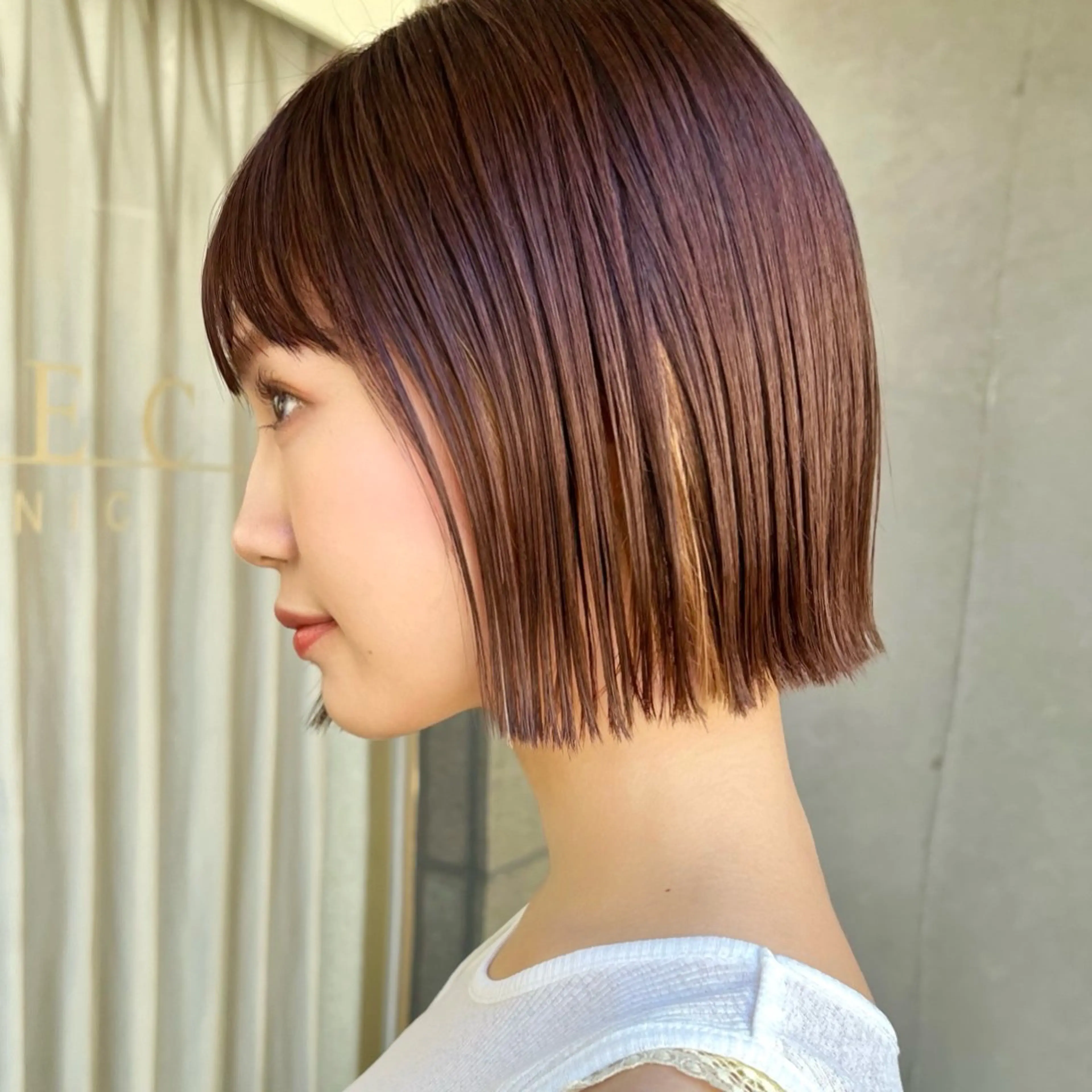 ショート カラー 切りっぱなしボブ インナーカラー ボブ カット ヘアカラー トリートメント ボブ限定🎀 エミリのヘアスタイル