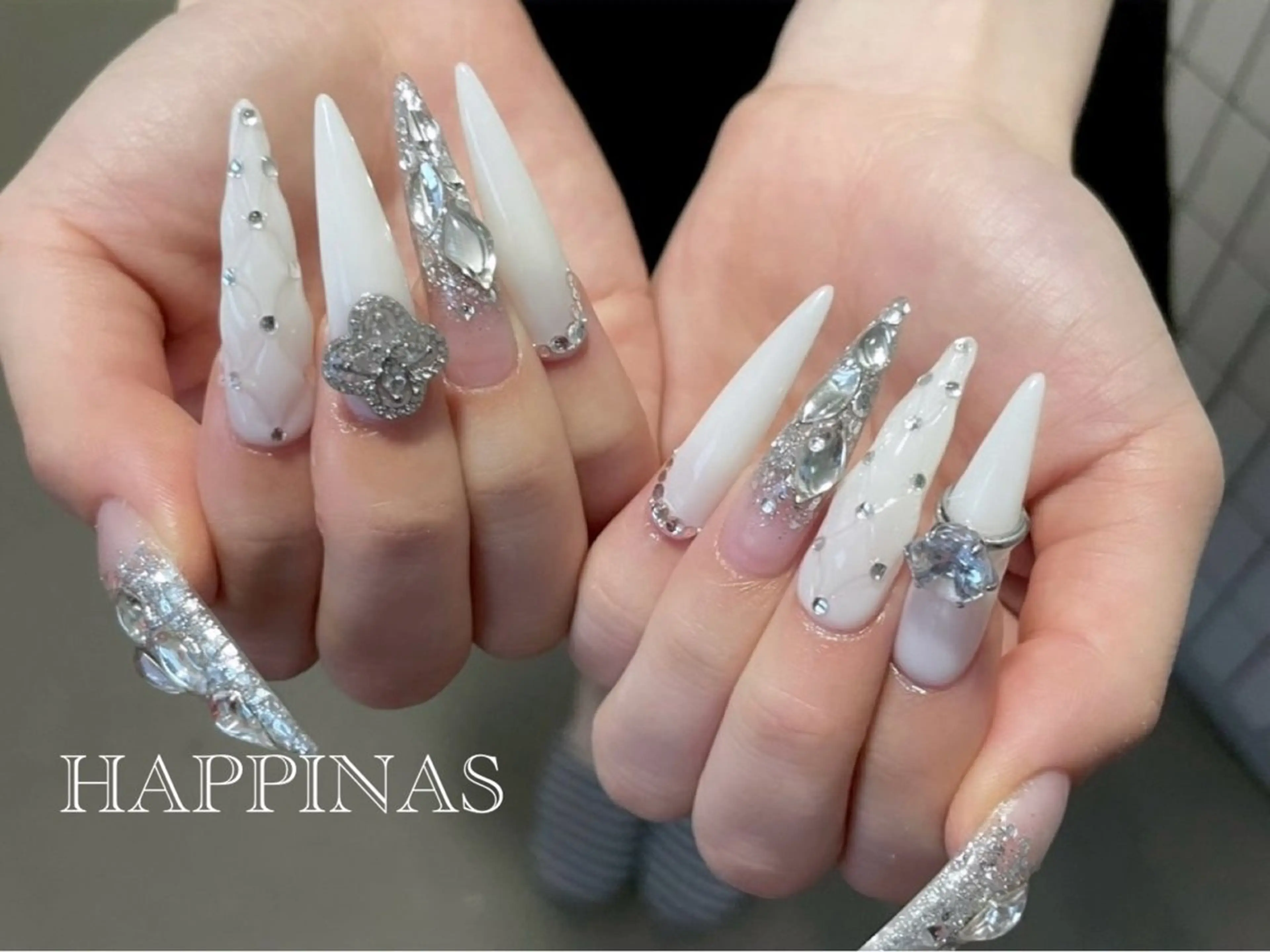ネイル カジュアル グラデーション キラキラネイル ロングネイル スカルプネイル HAPPINAS Jrネイリスト💅のネイルデザイン