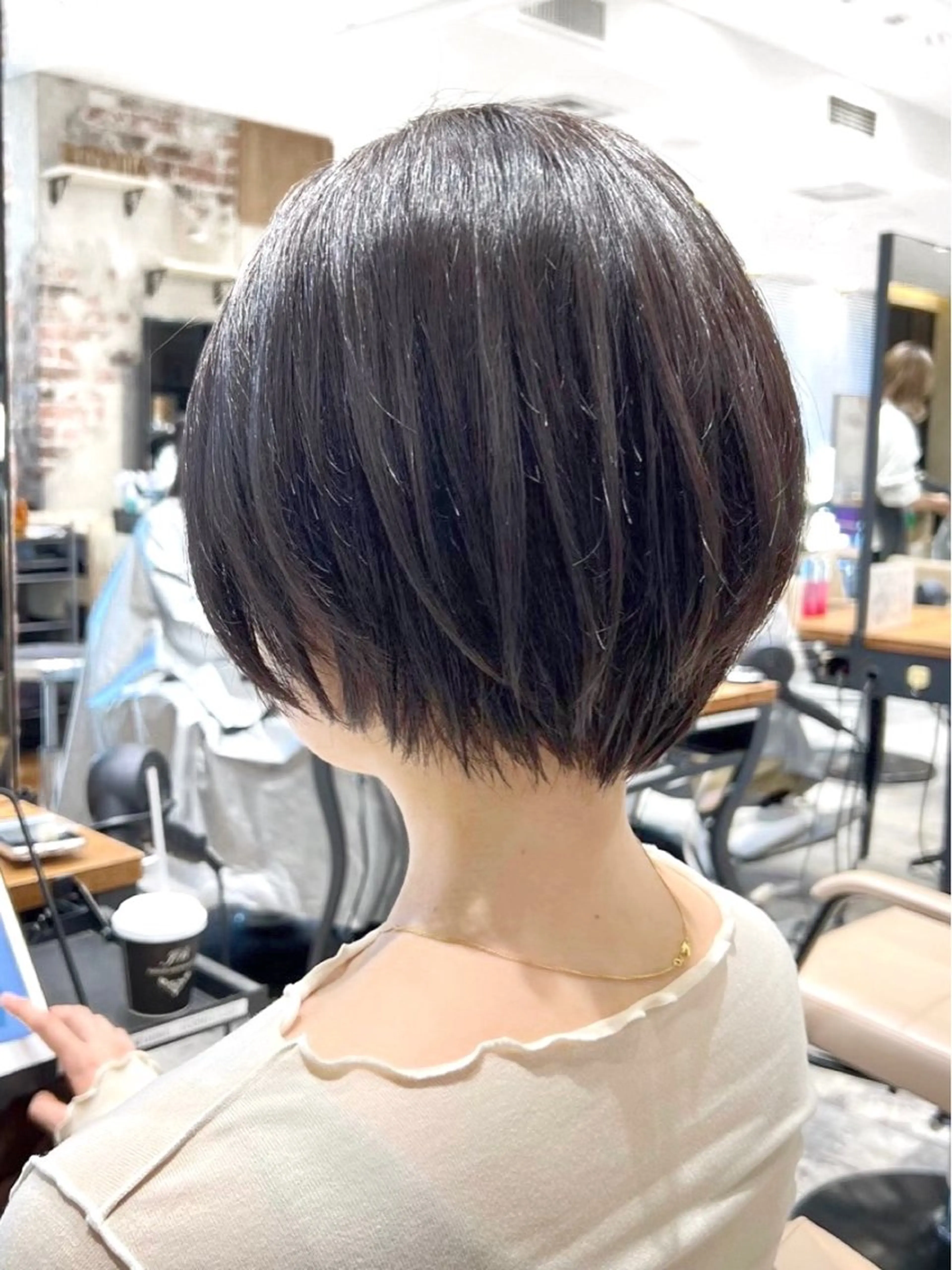 ショート カラー カット ヘアカラー トリートメント 💍新宿ショート 💍岩田莉奈のヘアスタイル
