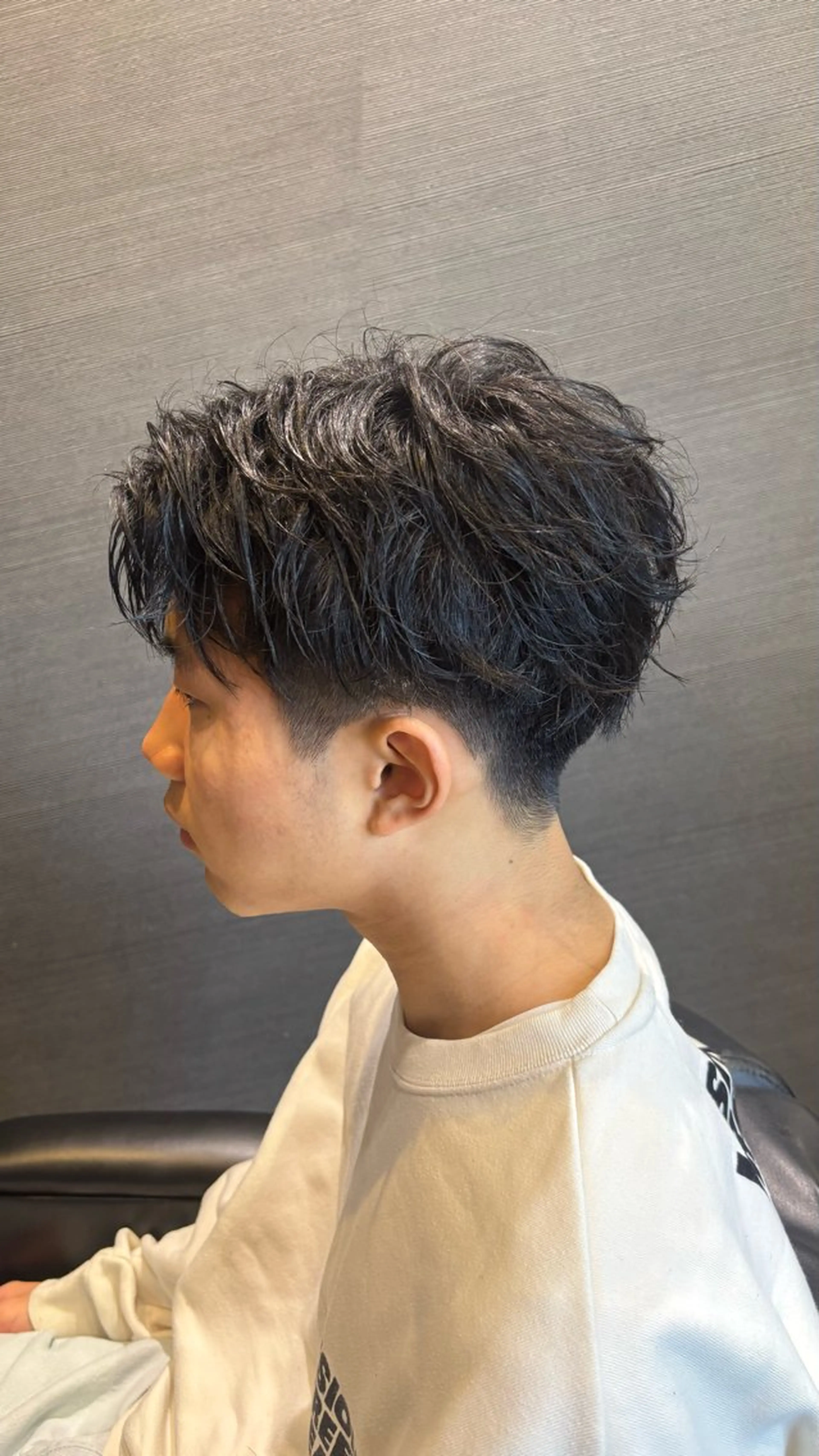 ショート メンズ カット パーマ 鼎一真ハイトーン/ パーマ/何でも屋さんのヘアスタイル