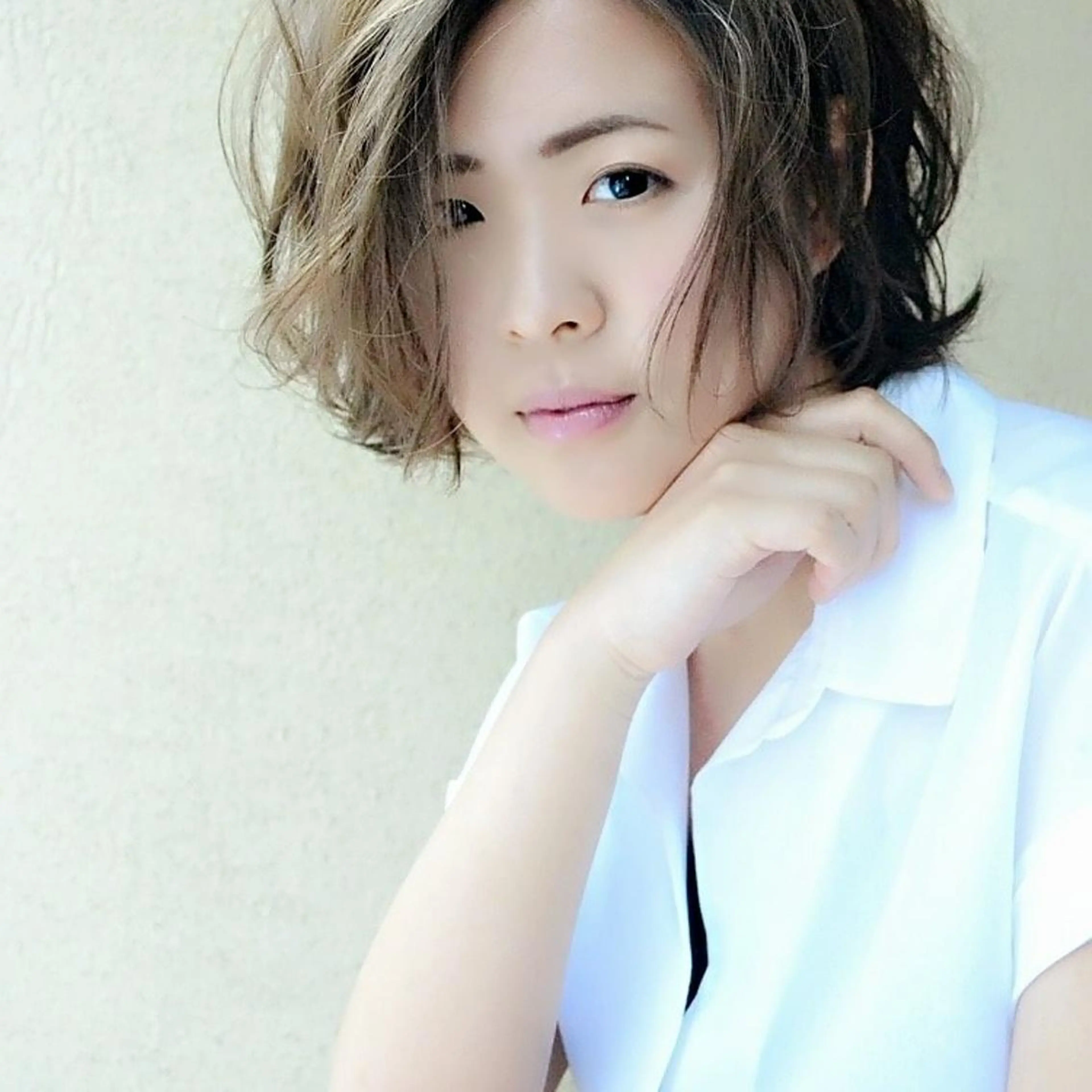 ショート カラー ショートボブ アッシュ ベージュカラー ボブ ショートヘア カット EMANON名古屋所属・美谷添(ミヤゾエ) まどか大人ヘアサロンのヘアスタイル