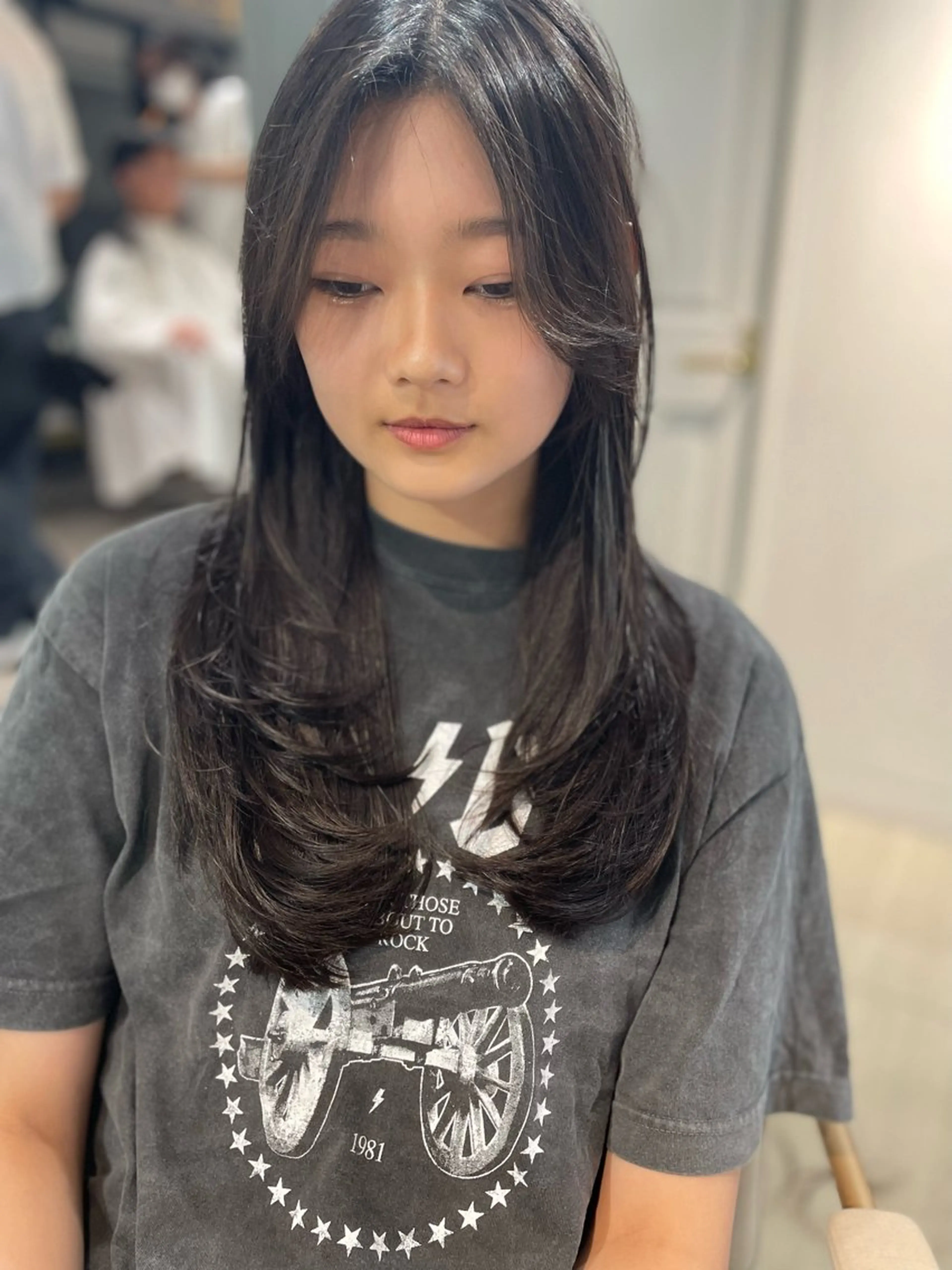 ロング くびれヘア 顔まわりレイヤー ハイレイヤー 髪質改善 韓国風ヘア カット トリートメント 梅田縮毛矯正◻︎髪質 改善◻︎細見　了眞のヘアスタイル
