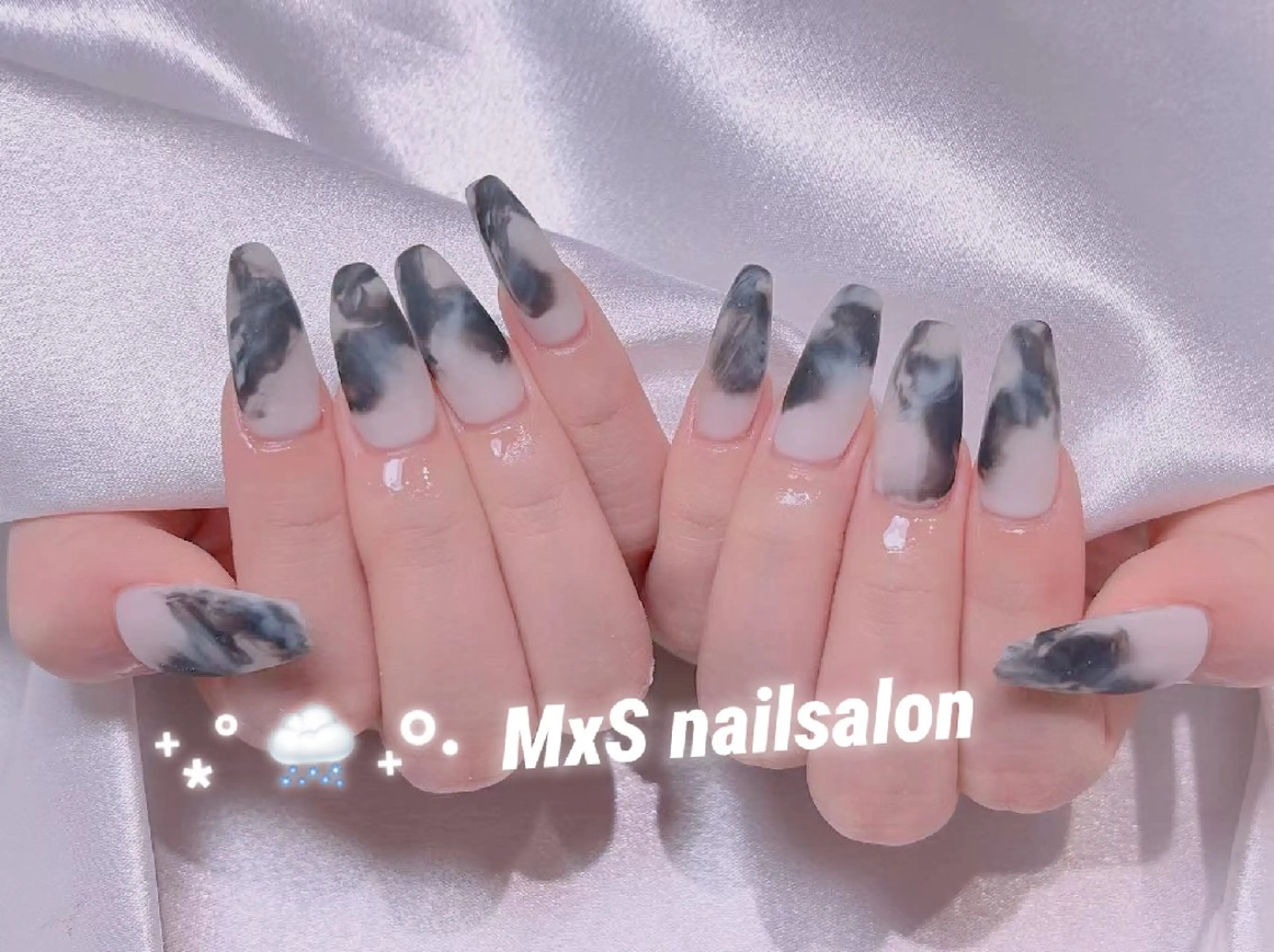 ネイル ジェルネイル 韓国ネイル マグネットネイル パラジェル ワンホンネイル ハンドネイル MxS Nail(長さだし/フィルイン/マグネット/韓国ネイル/ワンホンネイル/ワンカラー)所属・MxS リィリィのネイルデザイン