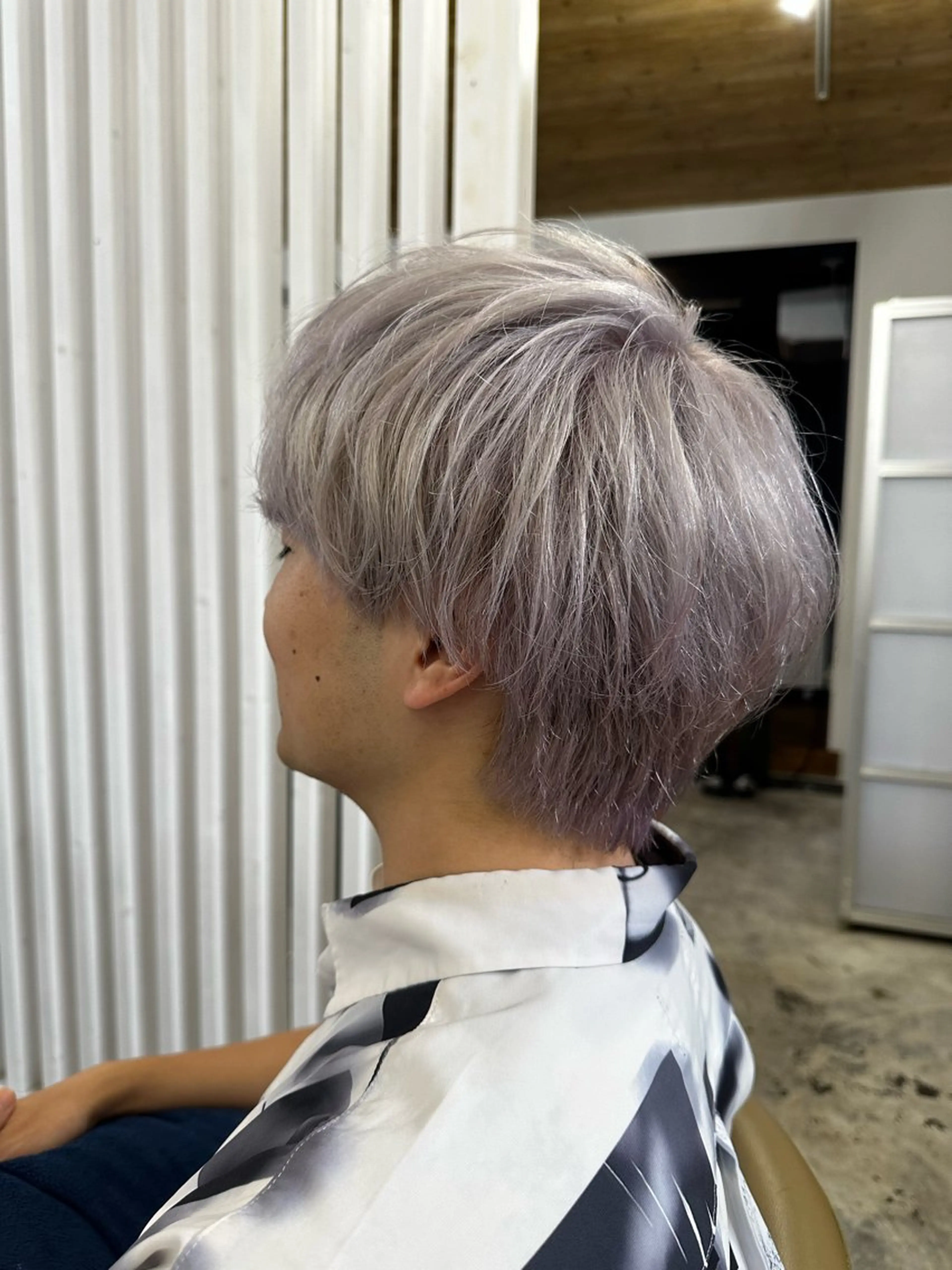 ミディアム カラー メンズ メンズブリーチ ブリーチ 椎木 琉聖のヘアスタイル