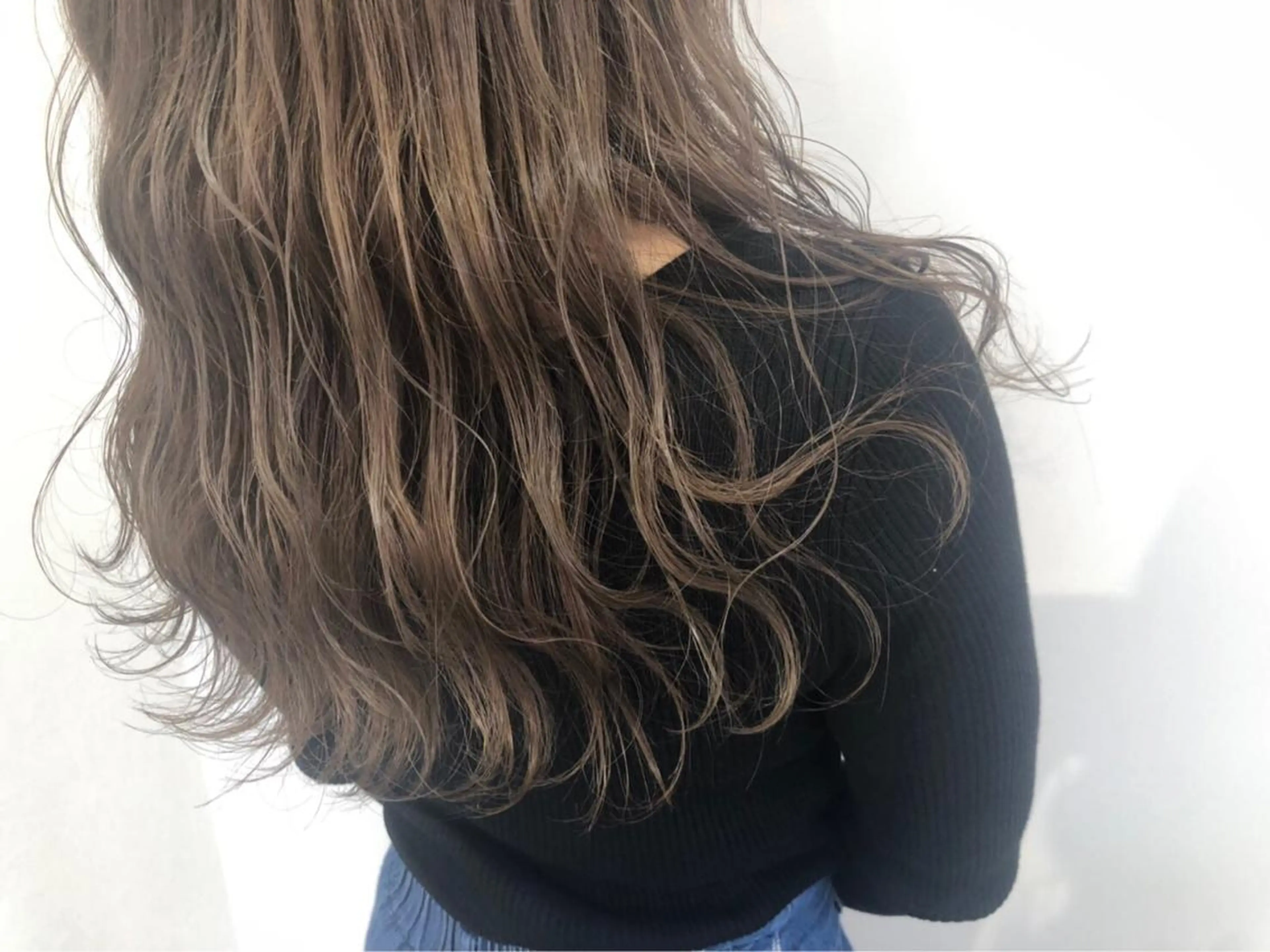 ロング カラー ヘアカラー ベージュ指名No1 加賀詩織のヘアスタイル