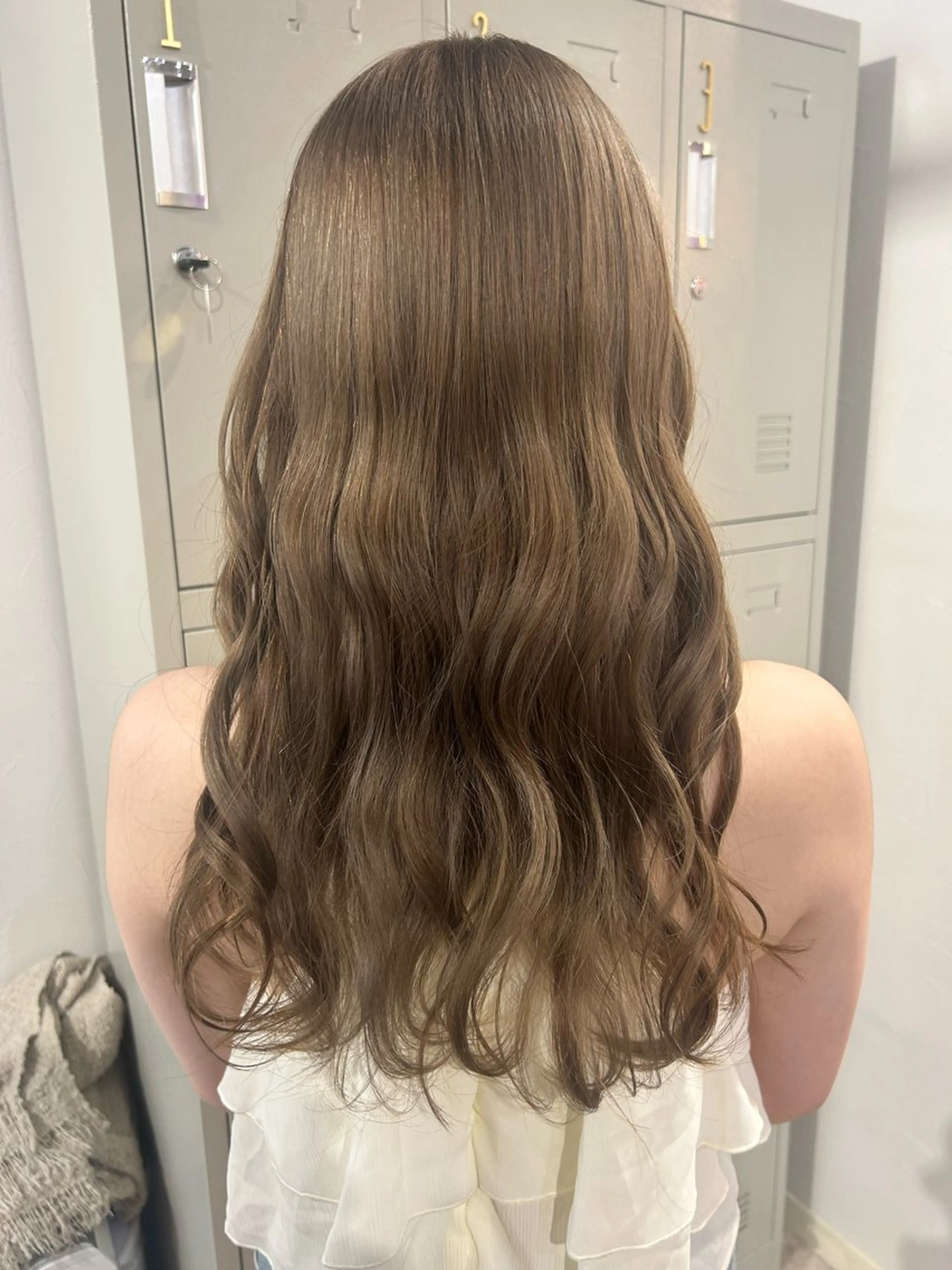 カラー ベージュカラー オリーブベージュ [lani ] konatsuのヘアスタイル