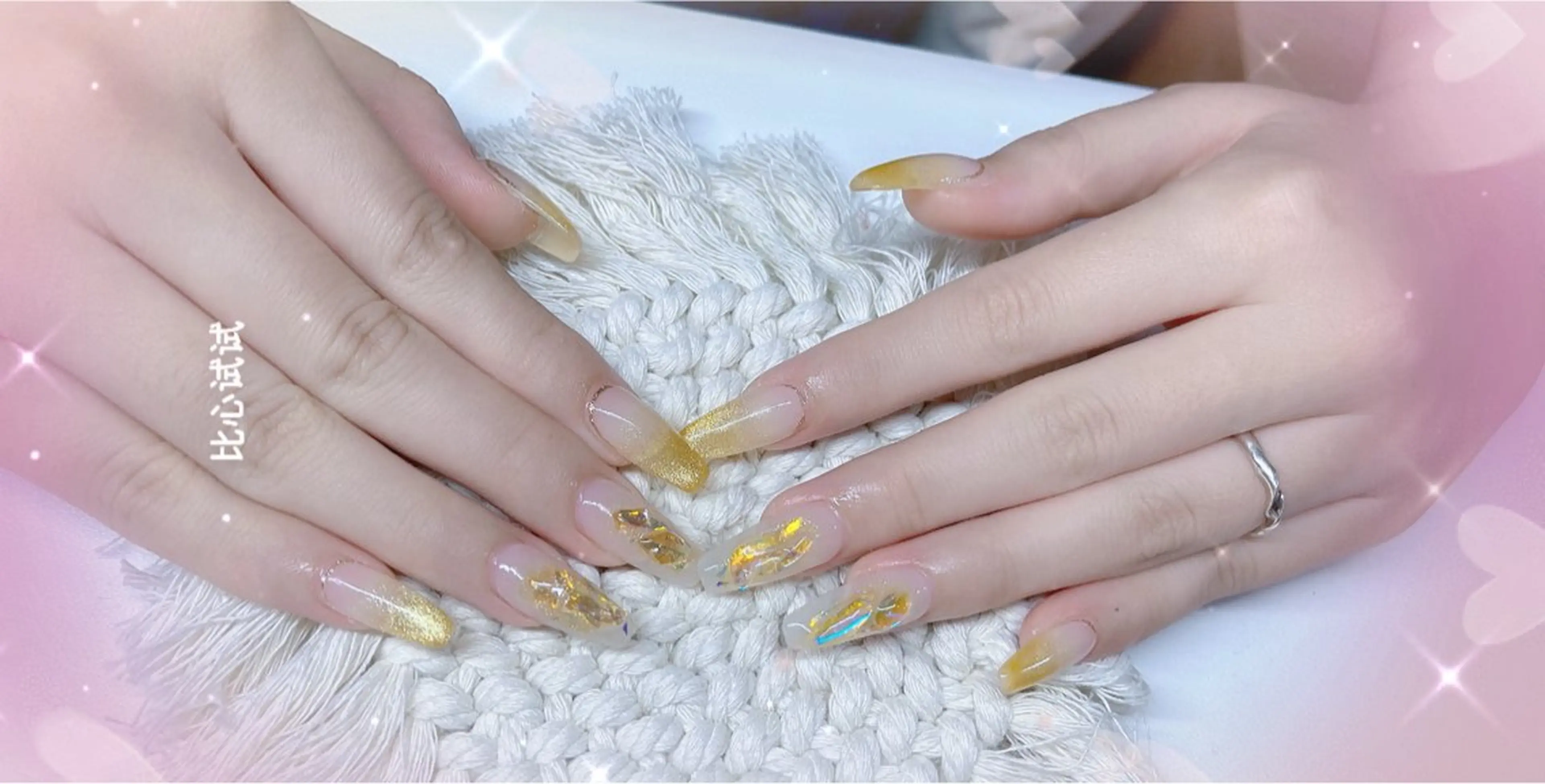 ネイル ハンドネイル 花花 ネイルサロンのネイルデザイン