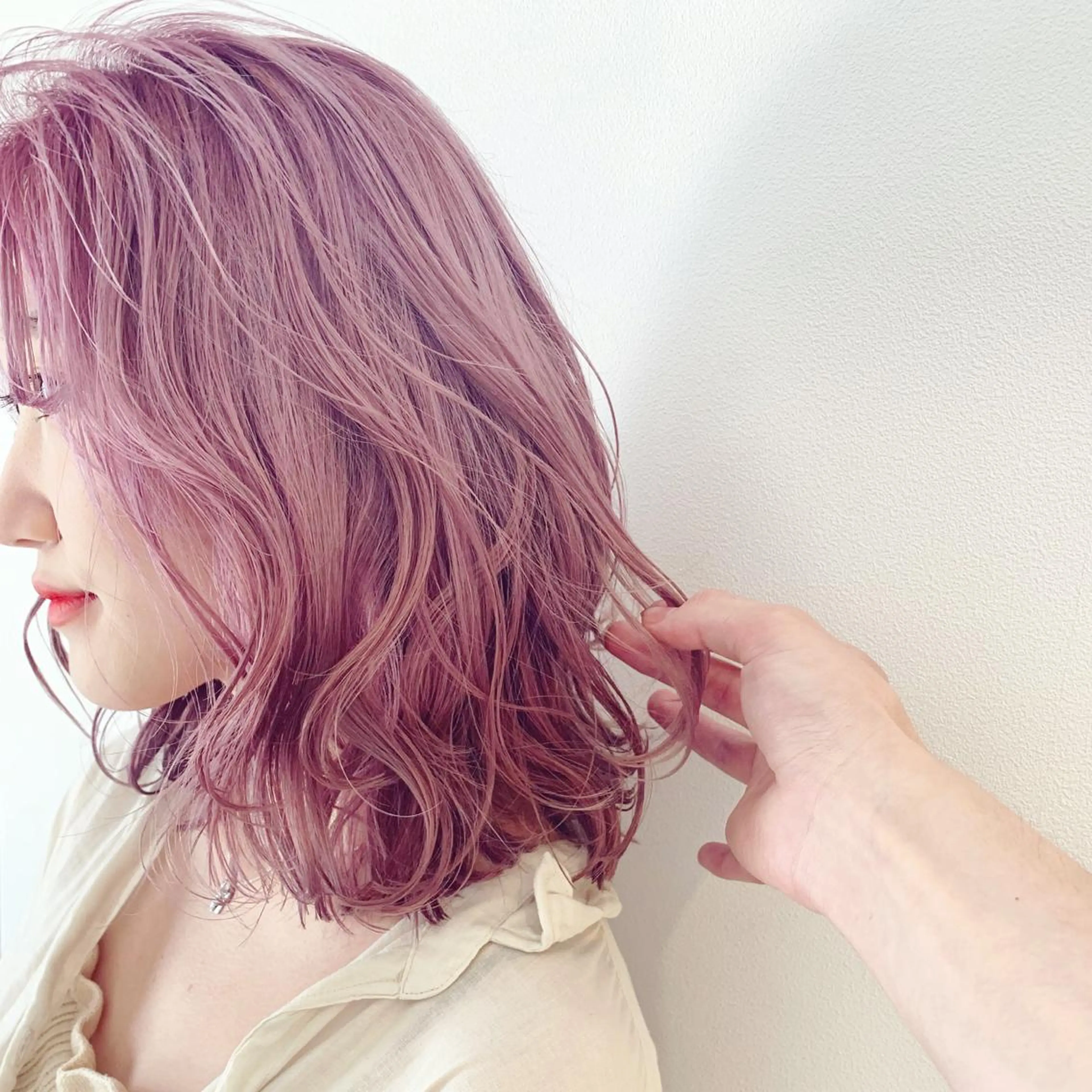 ミディアム カラー ブリーチ ヘアカラー トリートメント ヤマグチ リョウのヘアスタイル