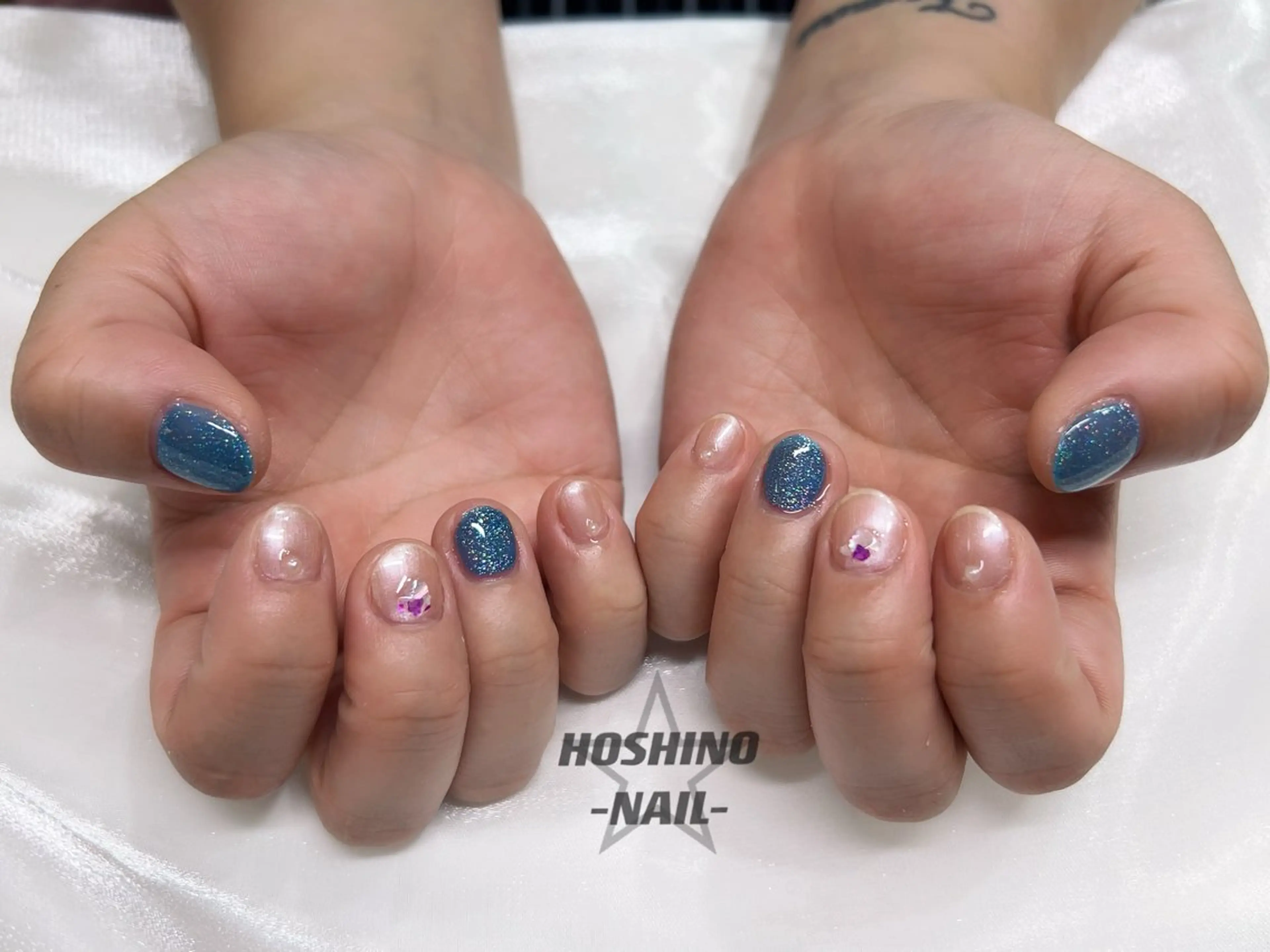 ネイル ブルー キラキラネイル 韓国ネイル 夏ネイル ハンドネイル ★HOSHINO NAIL★新宿店のネイルデザイン