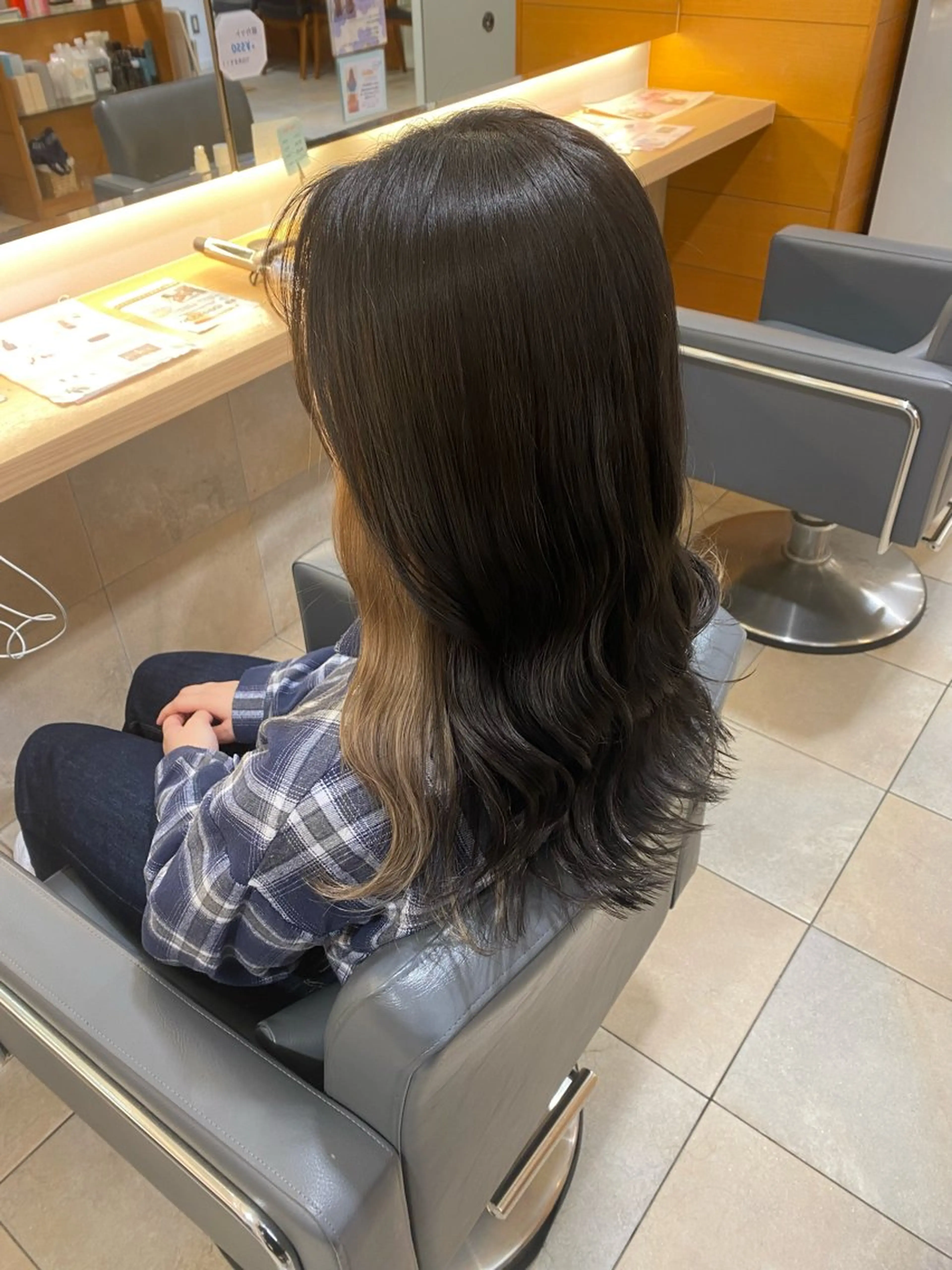 セミロング ヘアカラー 谷川 あかりのヘアスタイル