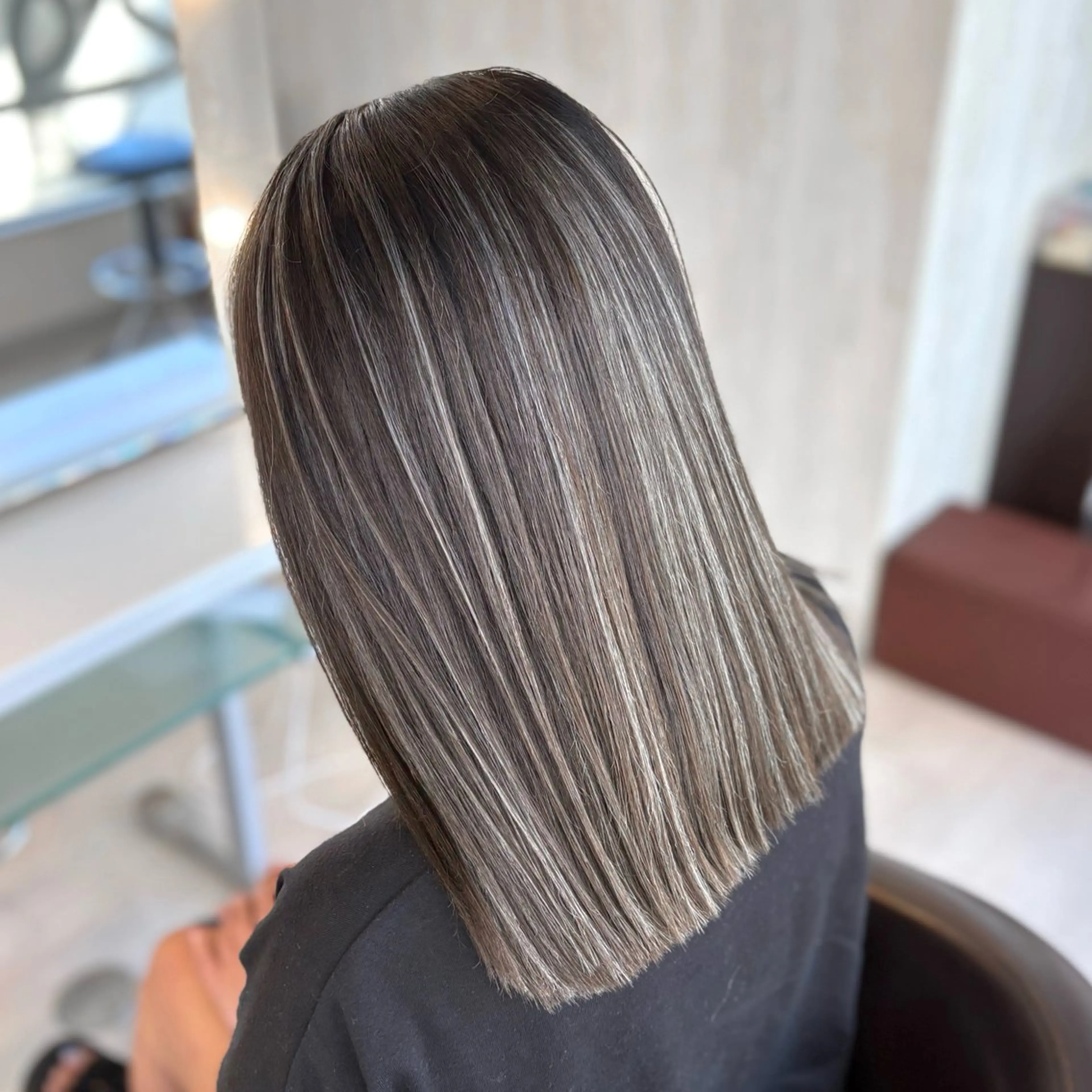 ミディアム ヘアカラー 🤍うる艶透明感🤍 satsukiのヘアスタイル