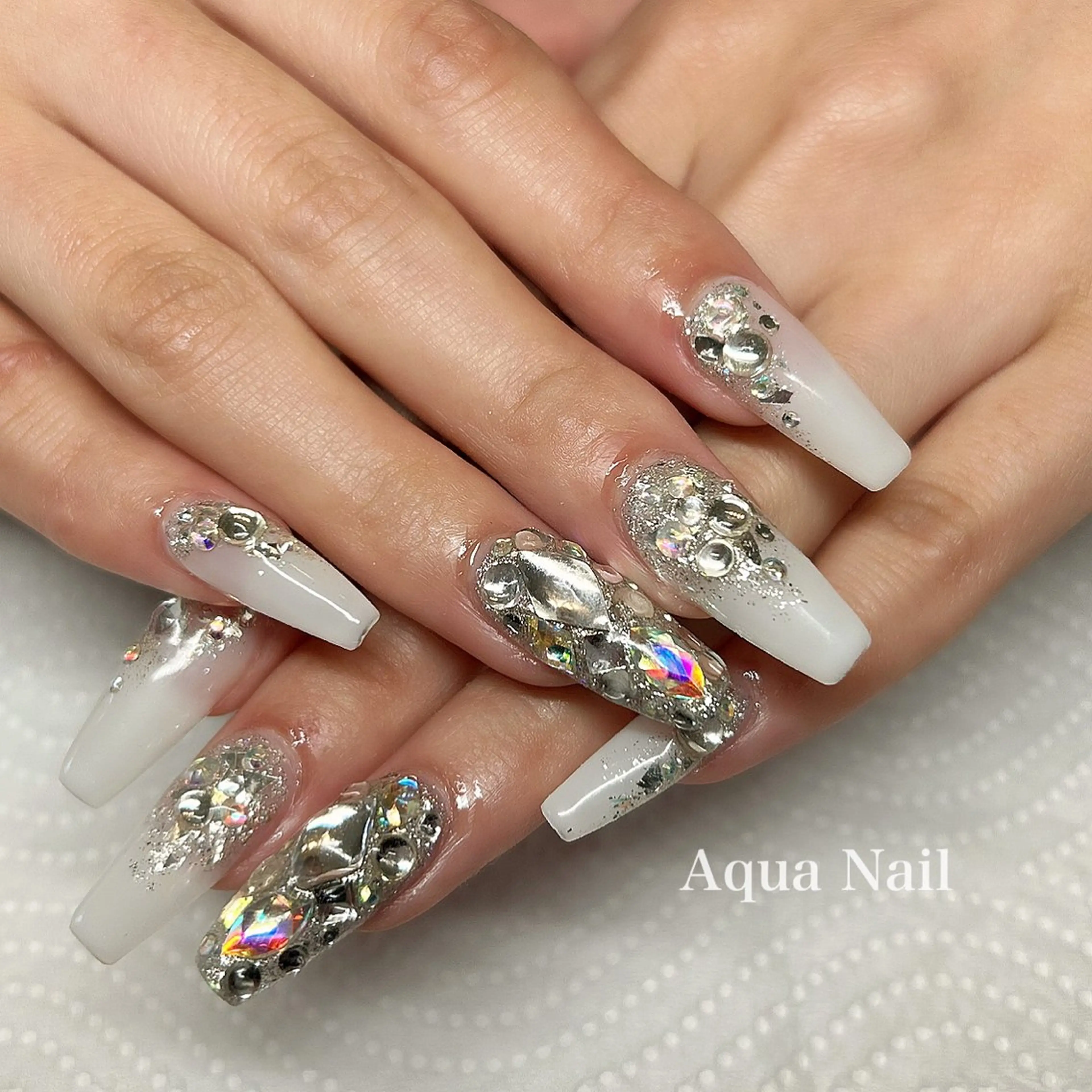 ネイル キラキラネイル ラメ(グリッター) ストーンネイル ハンドネイル AQUA NAIL所属・AQUA NAILのネイルデザイン