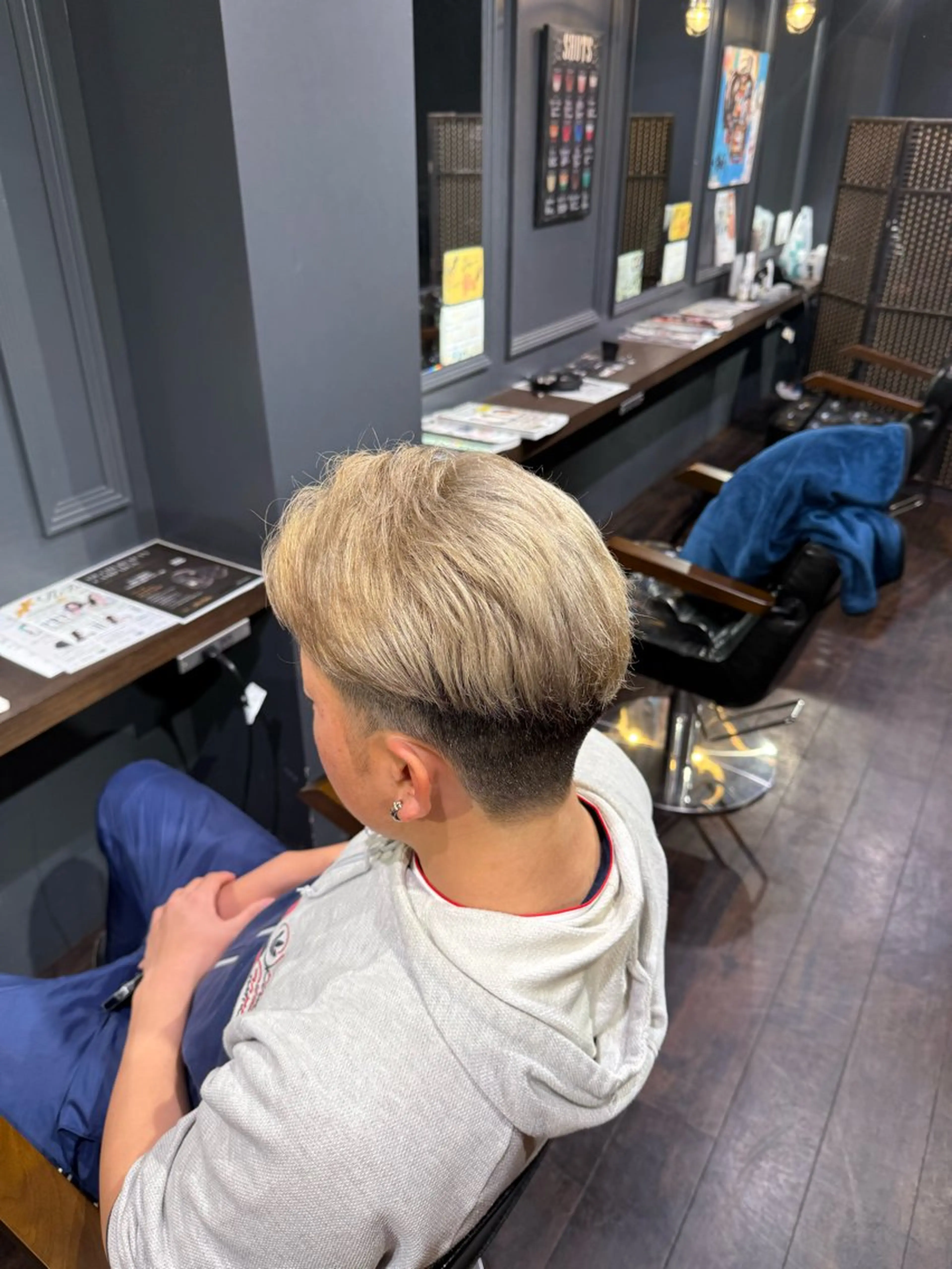カラー メンズ ベージュカラー ミルクティーベージュ カット ヘアカラー 大谷 洸生のヘアスタイル