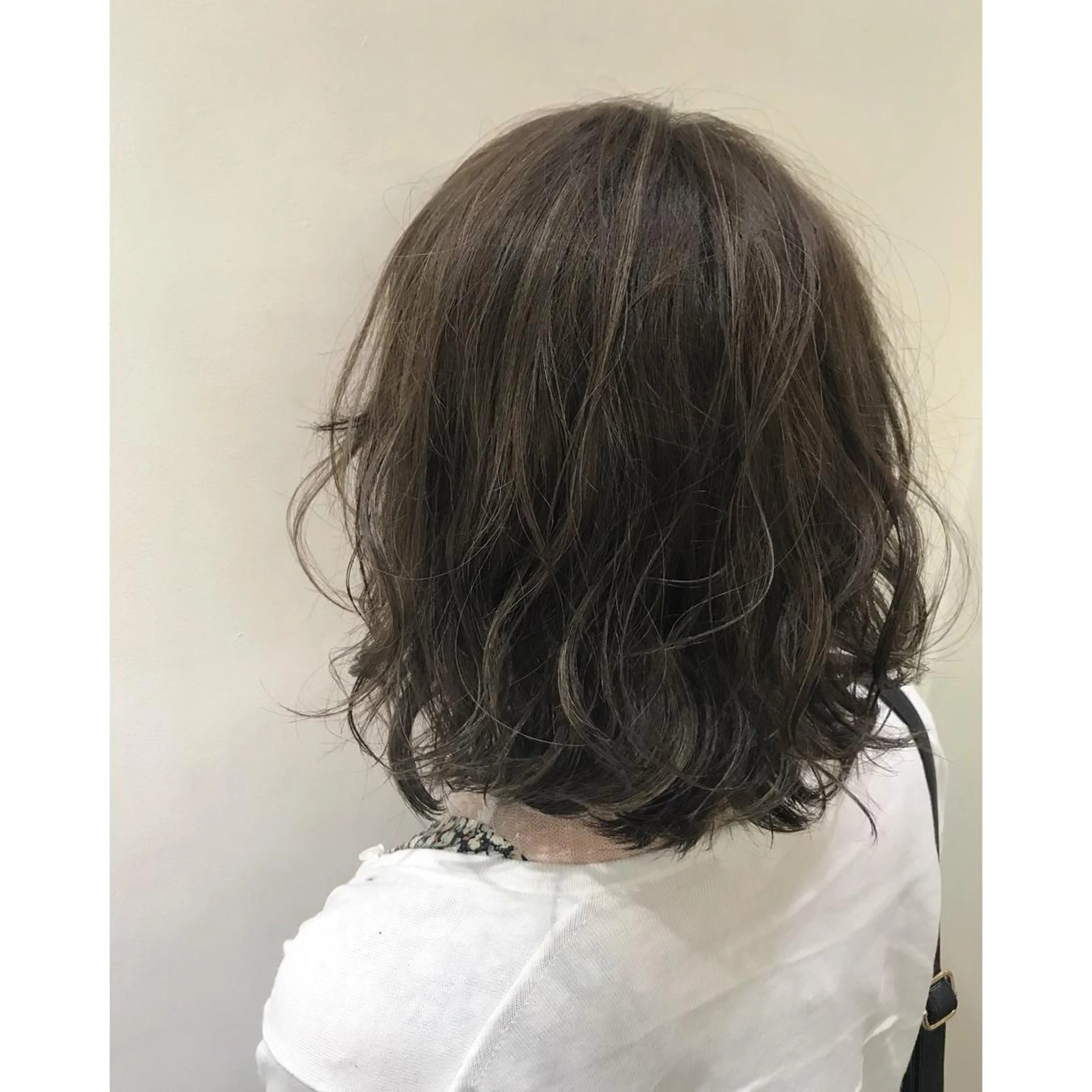 ミディアム カラー アディクシーカラー ブリーチ ハイライトカラー ハイライト トリートメント 坂西 春果のマツエク・マツパデザイン