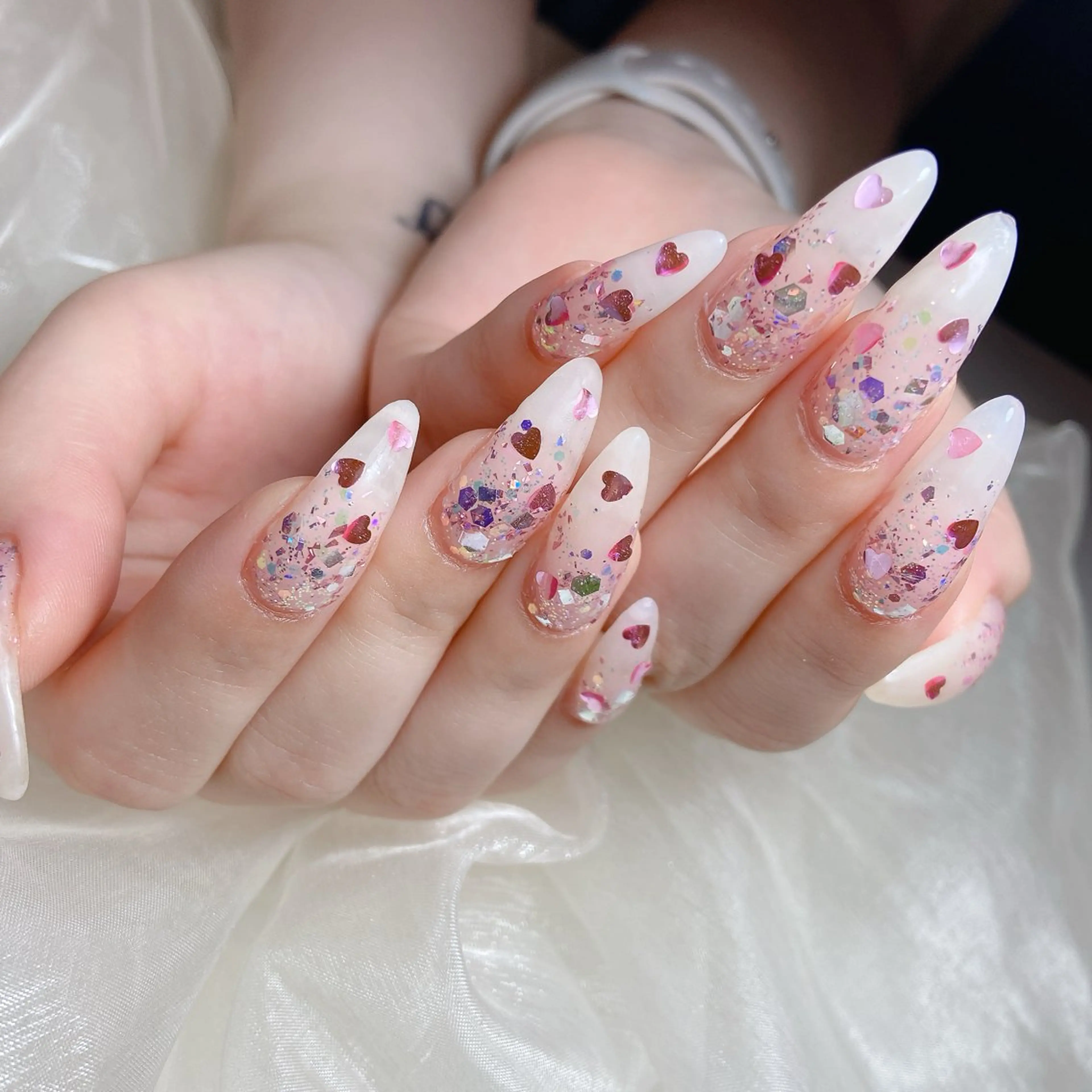 ネイル ガーリー ハンドネイル nailsalon REJOICEのネイルデザイン