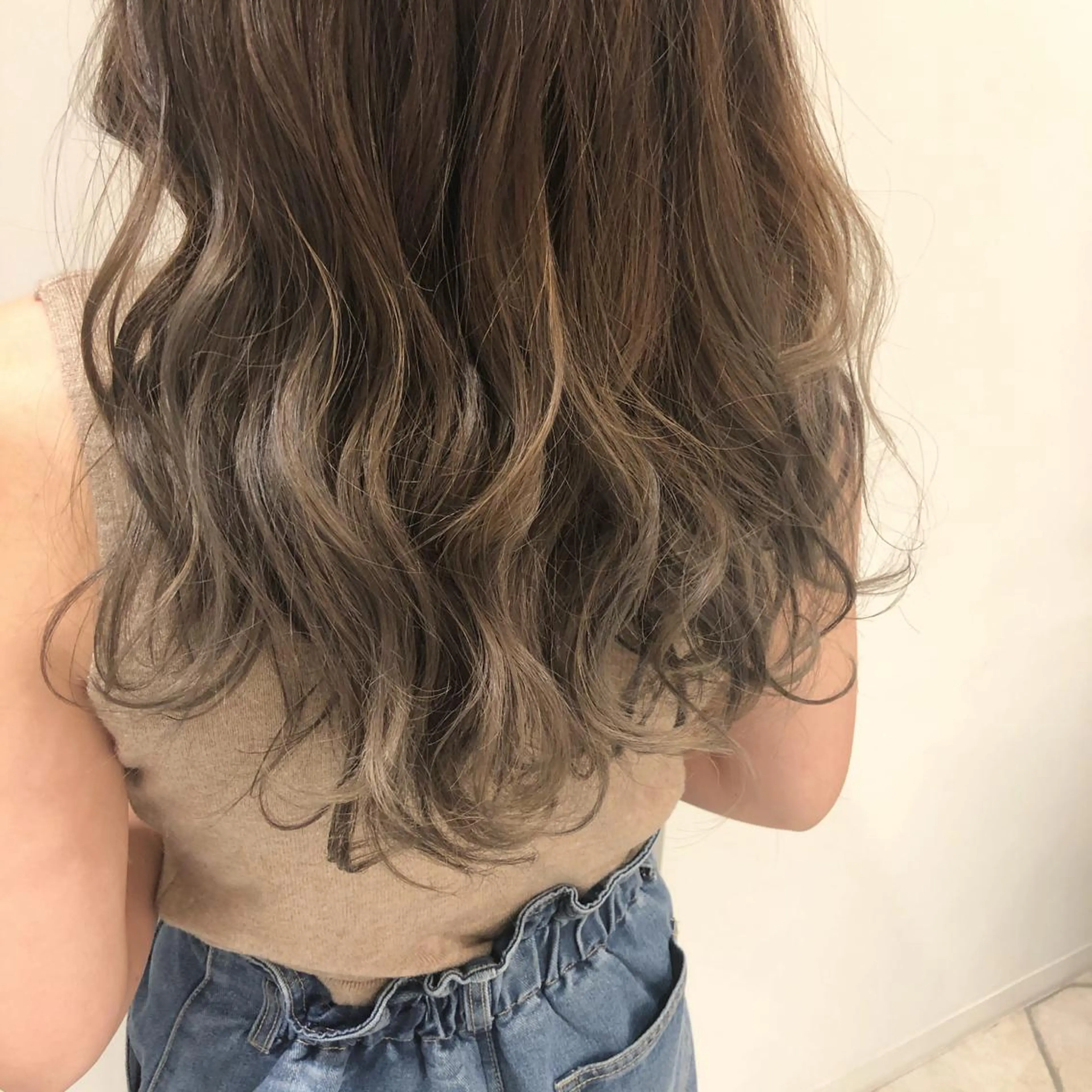 ロング アッシュ ハイライト レイヤーカット 韓国風ヘア♡ runaのヘアスタイル