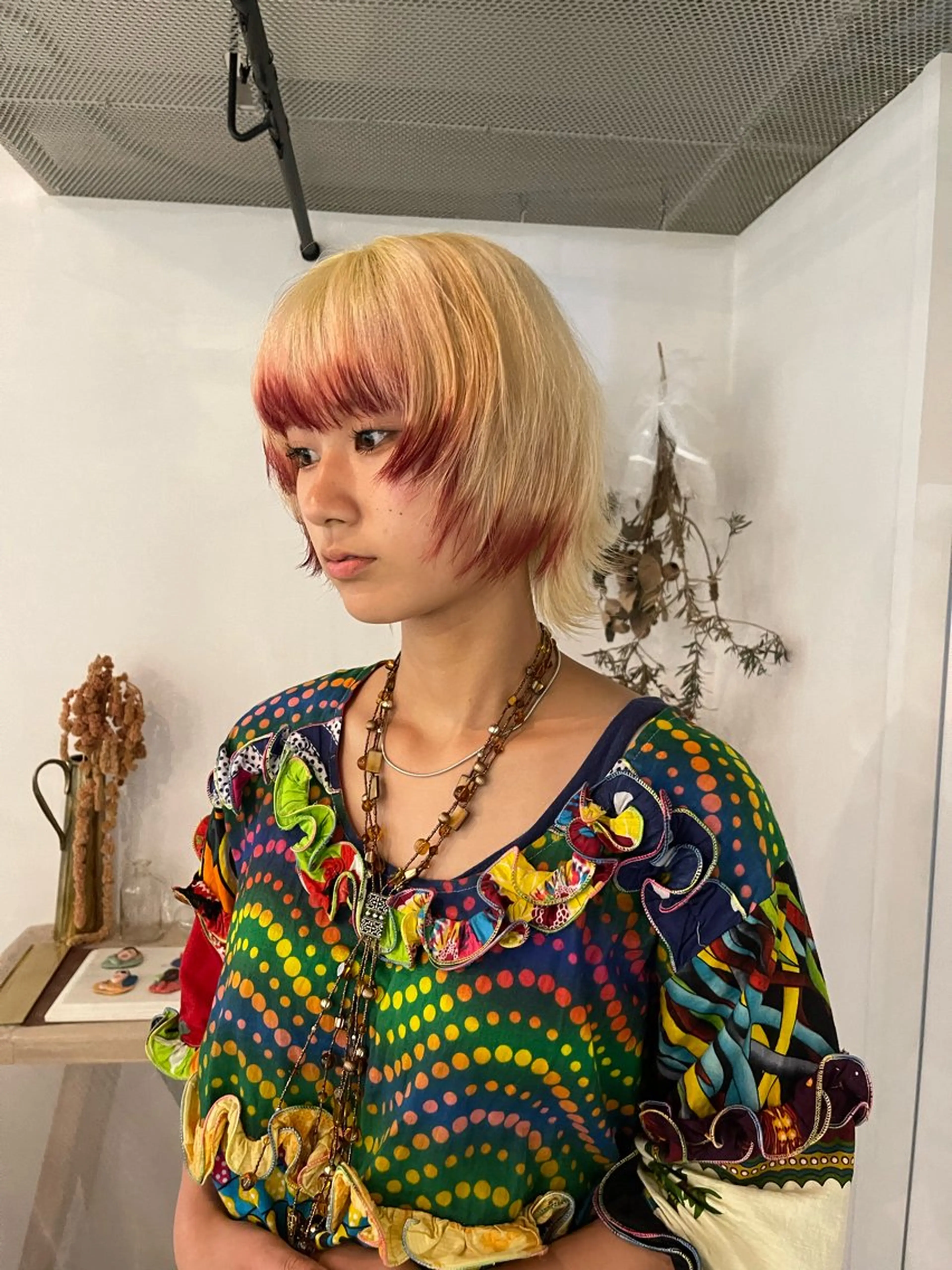 カラー デザインカラー レッドカラー ヘアカラー レイヤー/ボブ /河内温太のヘアスタイル