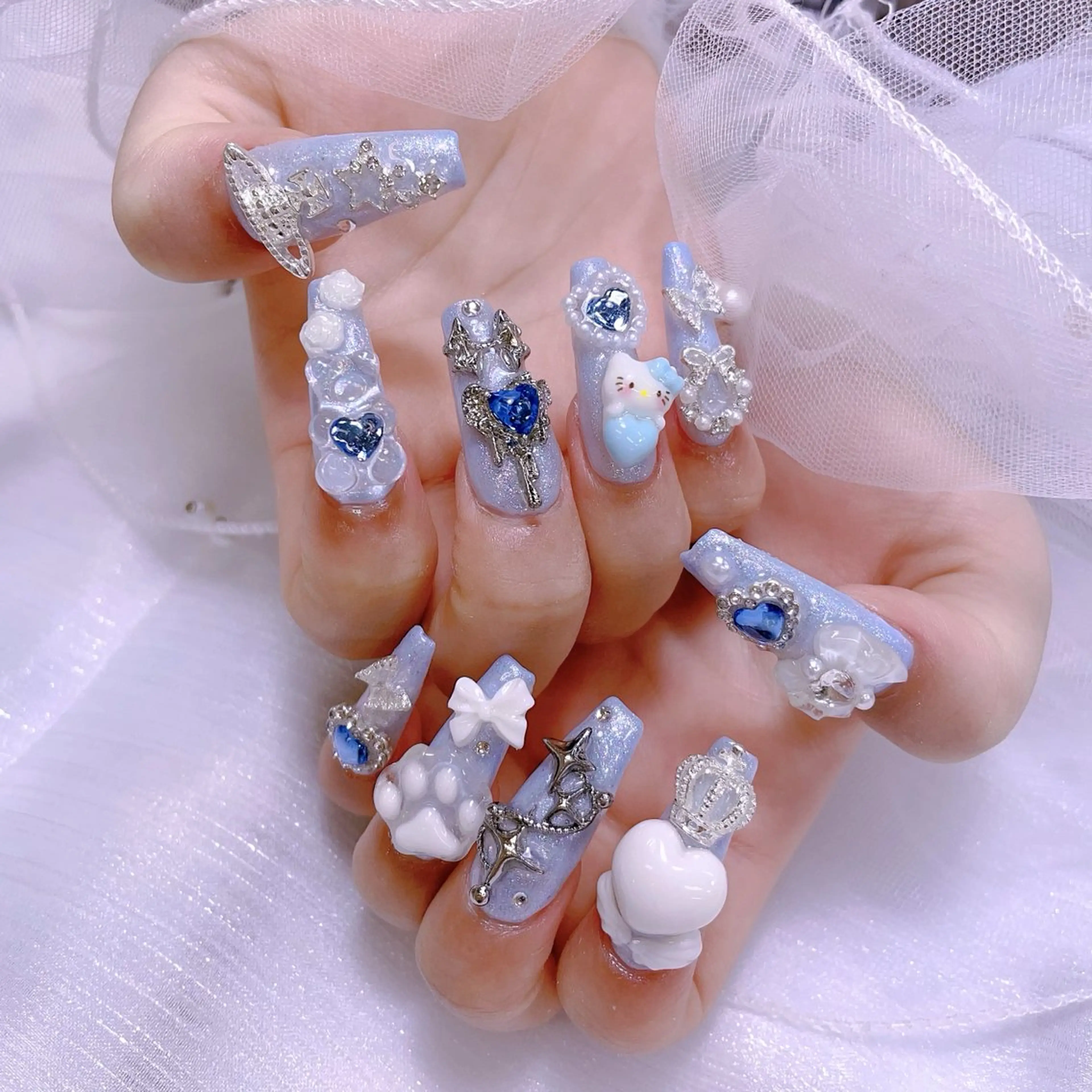 ネイル ハート キラキラネイル ロングネイル ストーンネイル 夏ネイル ハンドネイル princess 木戸　唯のネイルデザイン