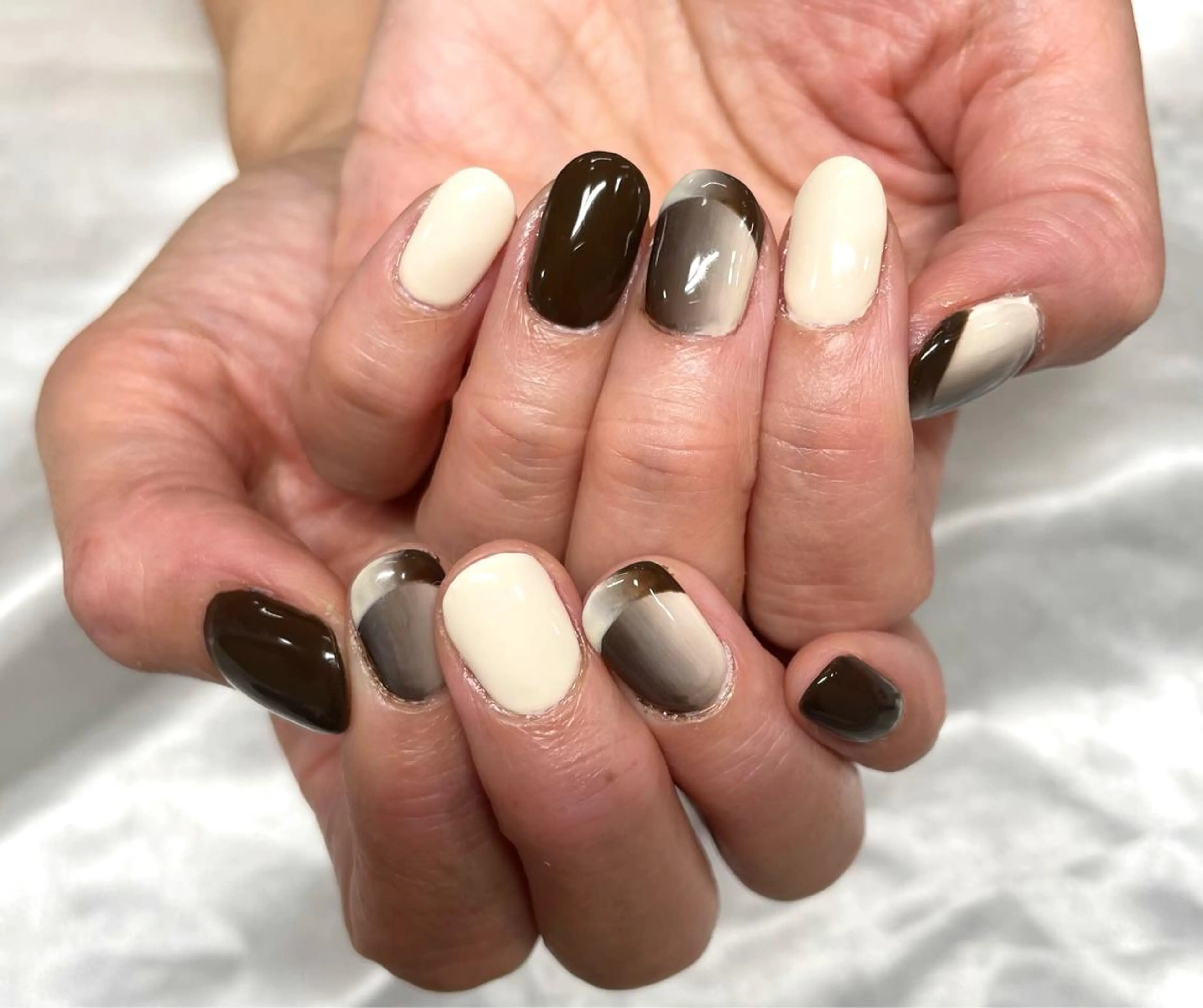 ネイル 新子 沙枝のネイルデザイン