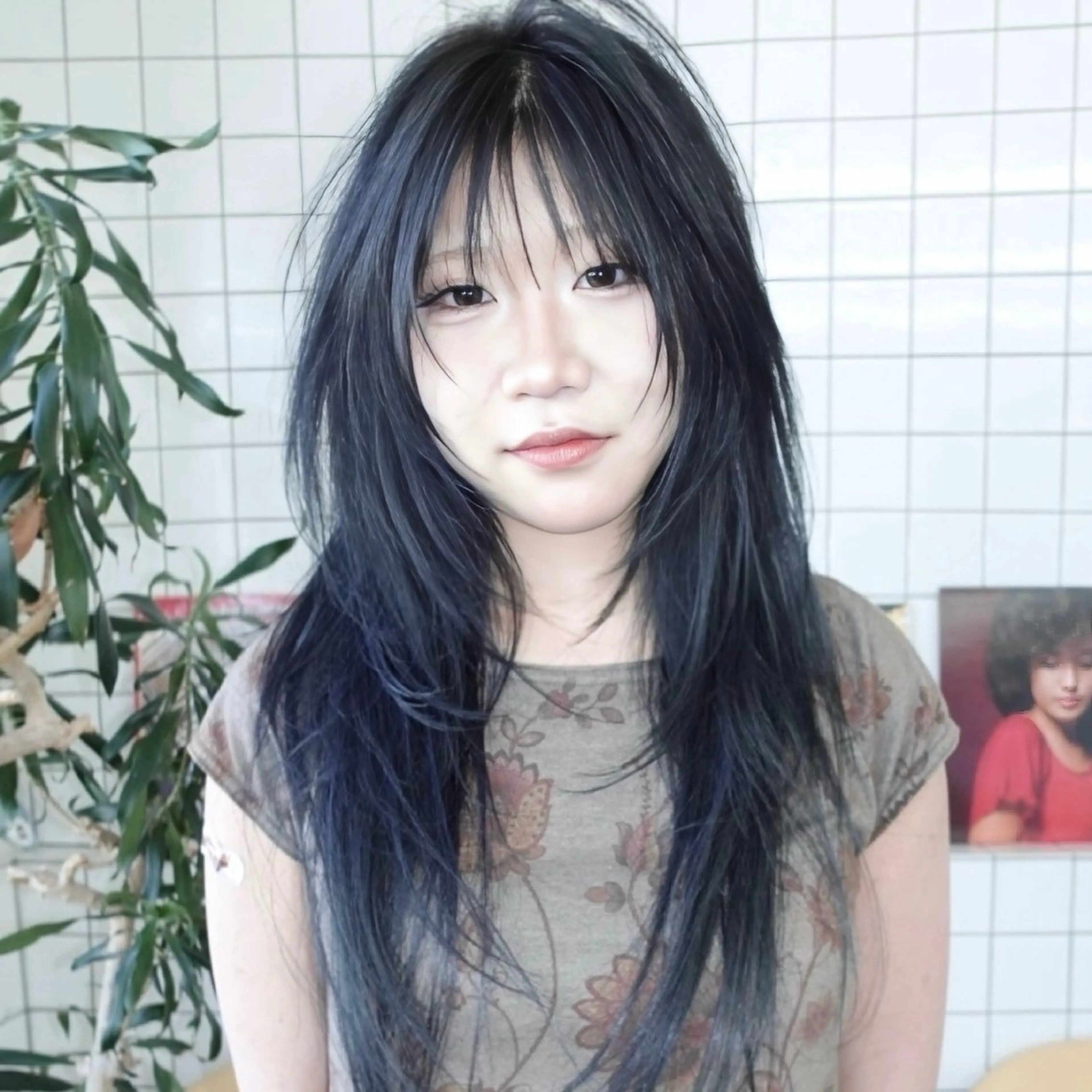 セミロング カラー 顔まわりレイヤー ハッシュカット ハイレイヤー レイヤーカット ウルフカット カット ヘアカラー トリートメント レイヤーカット ダブルカラーのヘアスタイル