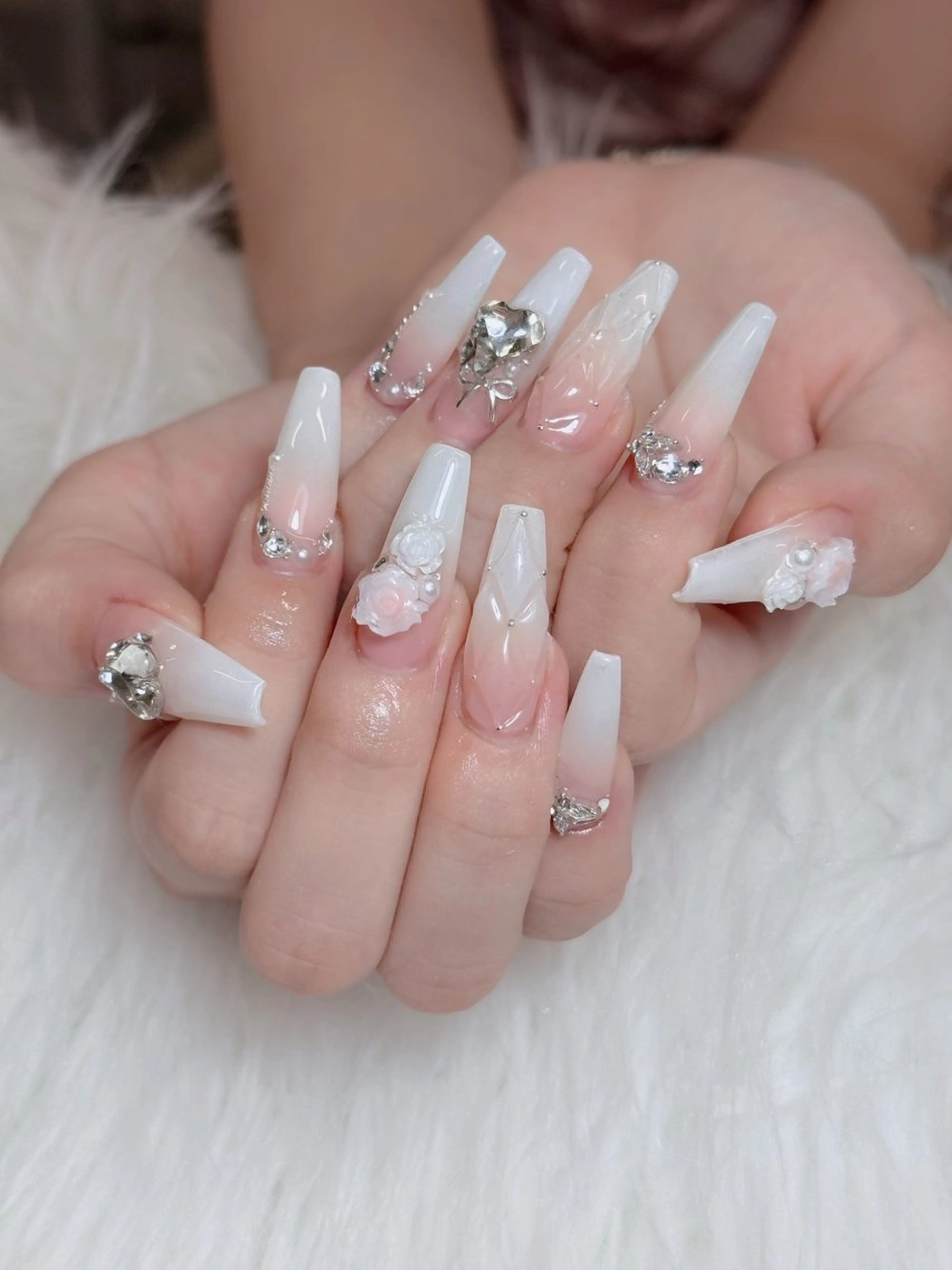 ネイル オーロラネイル チークネイル フットネイル フレンチネイル ハロウィン ハンドネイル Lumi Nail 新大久保3‘のネイルデザイン