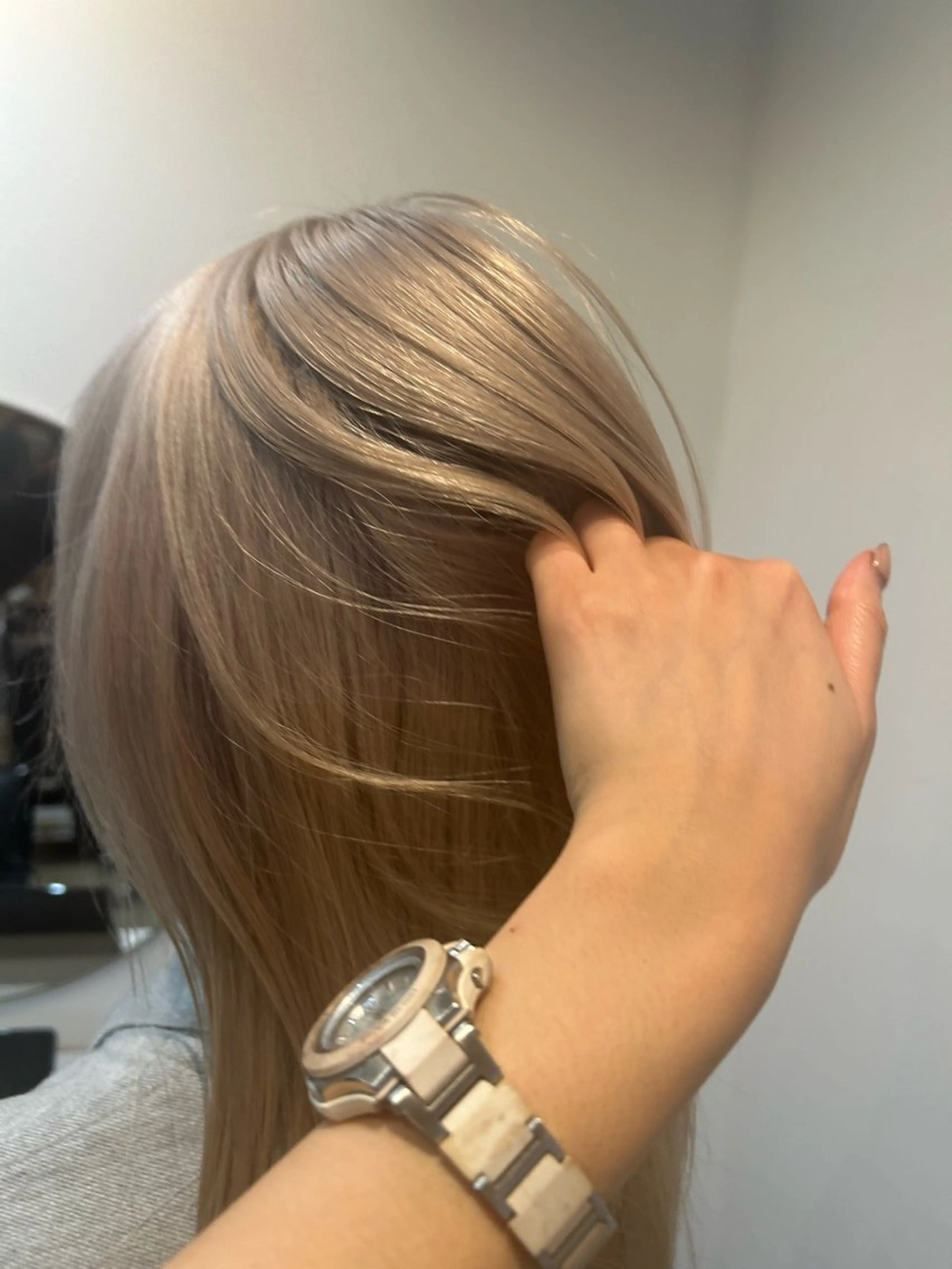 ロング カラー ヘアアレンジ ベージュカラー ブリーチ ホワイトベージュ 🎀suzuna 透明感colorのヘアスタイル