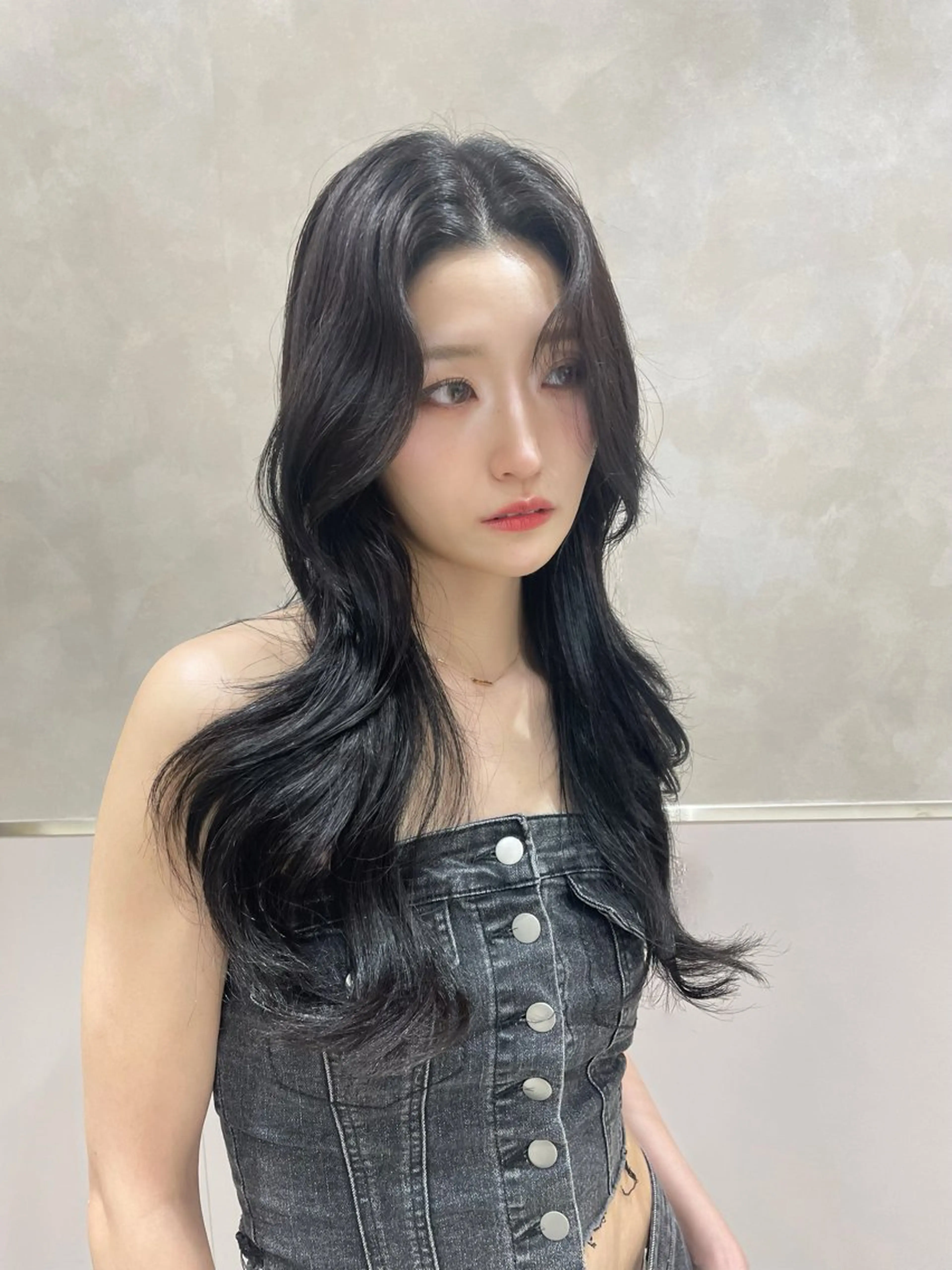 🦄透明感カラー🦄　7/31(木)トーンダウンのカラー試験のモデル募集🖤鎖骨以上の長さで髪色を暗くしたい人募集🫶の写真