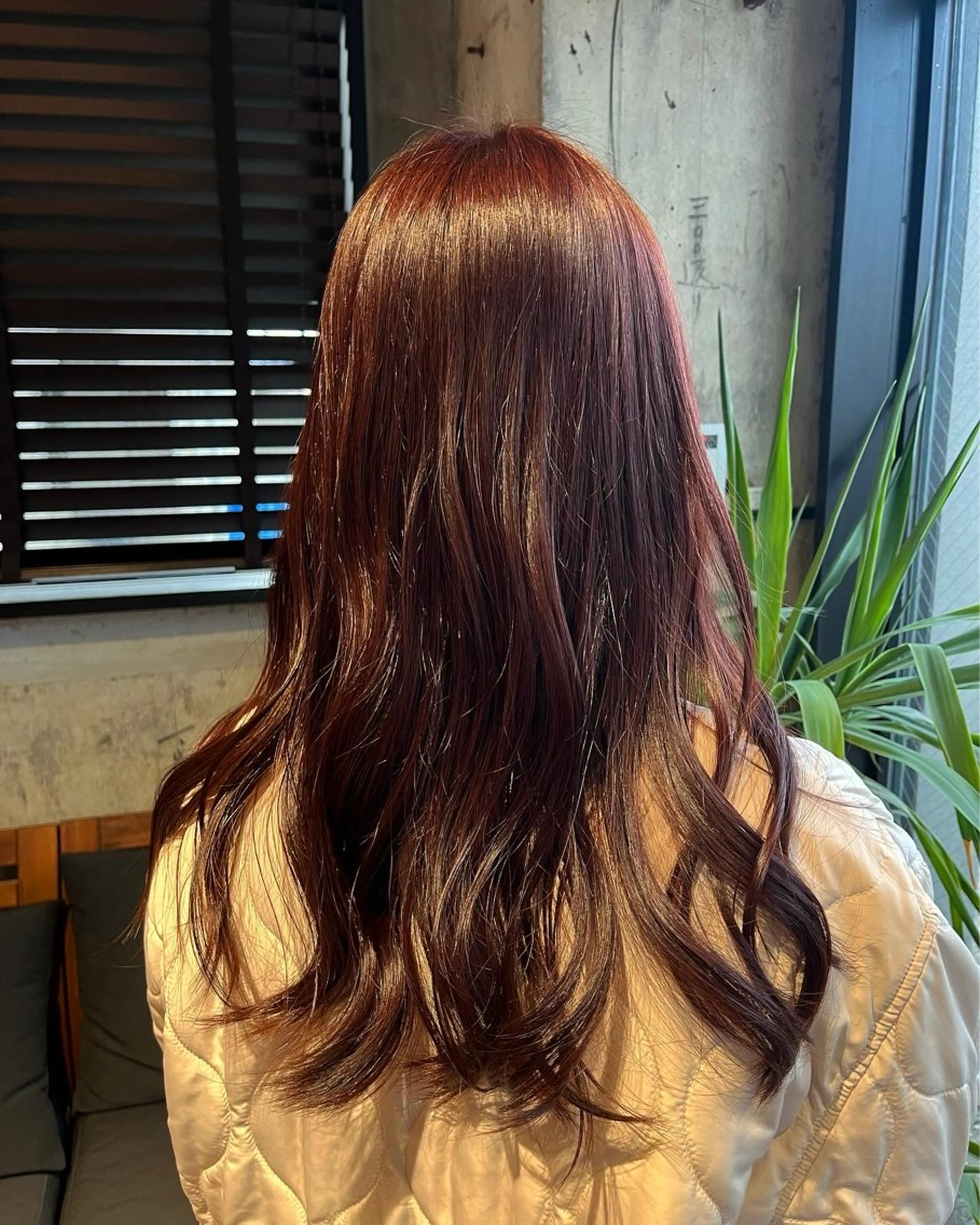 ロング ヘアカラー トリートメント カラー/ブリーチ 岸谷真幸のヘアスタイル