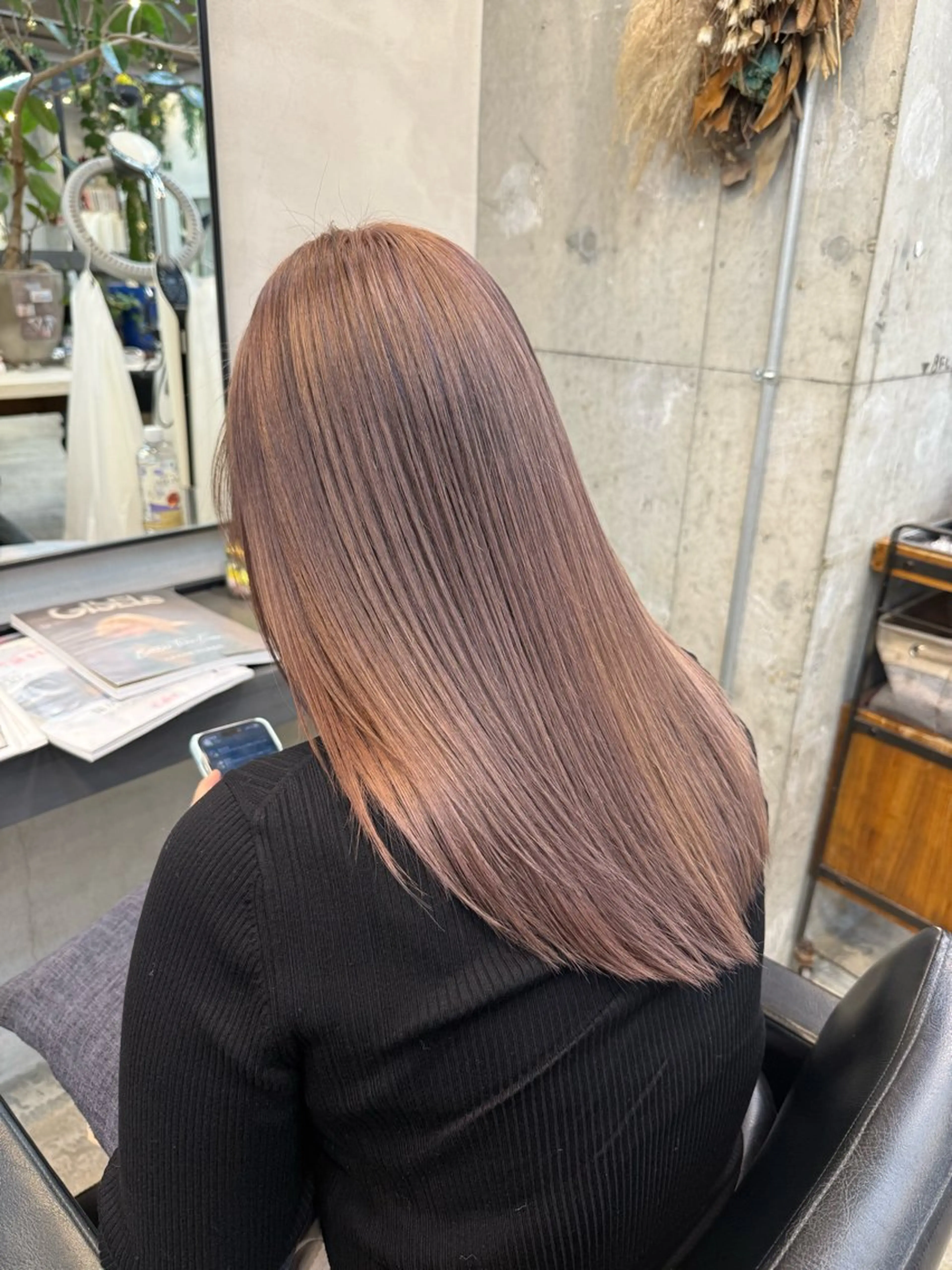 ロング カラー ベージュカラー ラベンダーカラー ラベンダーベージュ ヘアカラー 川口開世 cutのヘアスタイル