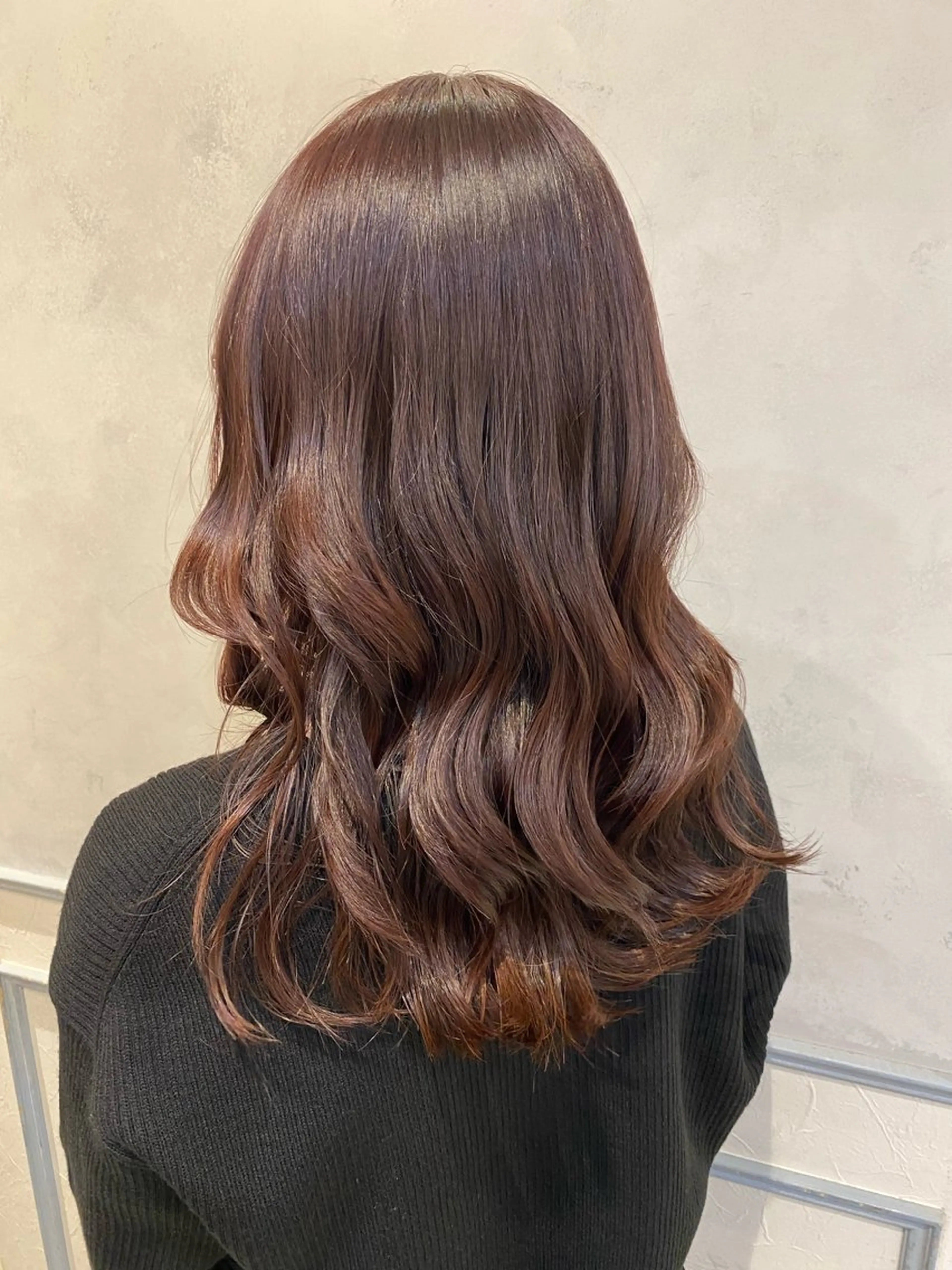 セミロング カラー ピンクカラー バイオレットカラー 池西 佳穂のヘアスタイル