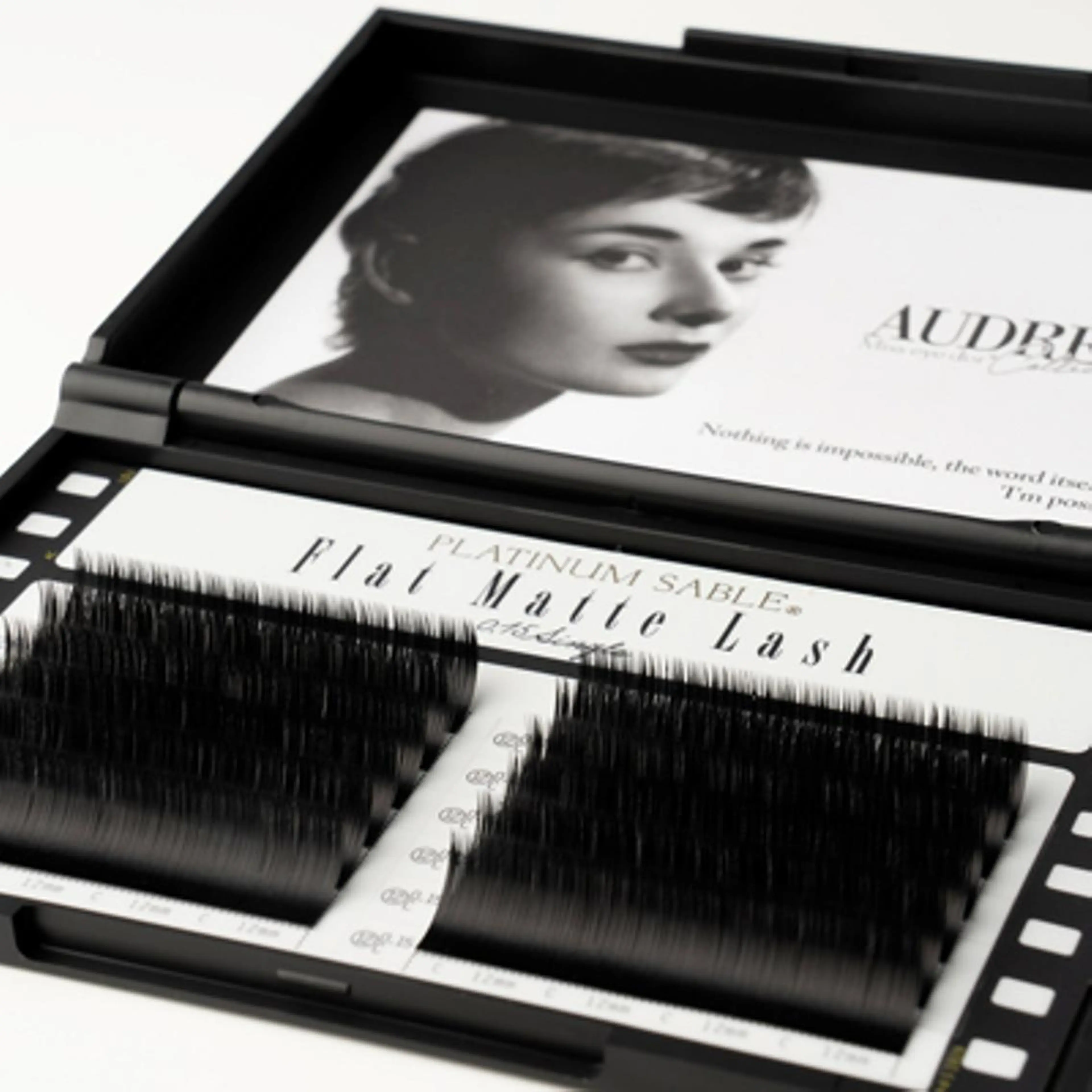 マツエク・マツパ SEGAWA HARUKAのネイルデザイン